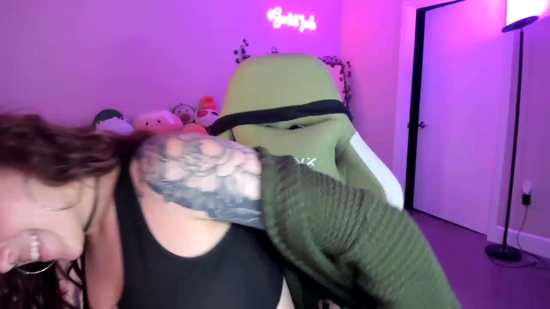 Gallery image thumbnail from GeminiJade69's myfreecams stream on, 07/16/2023, 06:32 image 3 of 20