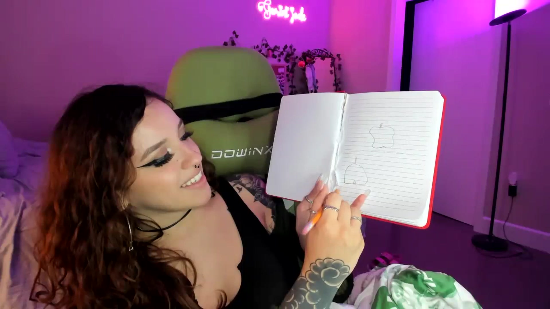 Gallery image thumbnail from GeminiJade69's myfreecams stream on, 07/16/2023, 06:32 image 18 of 20