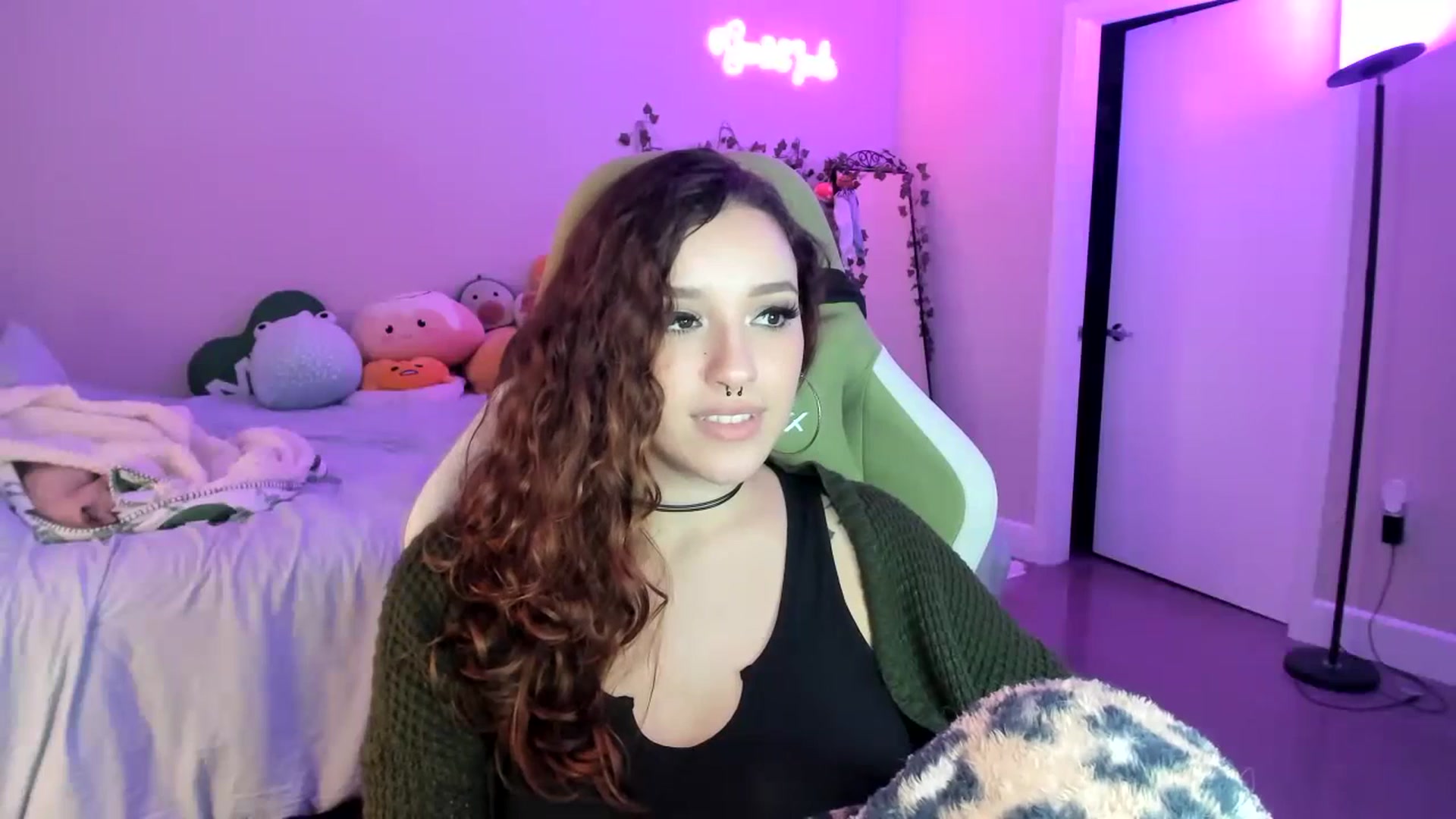 Gallery image thumbnail from GeminiJade69's myfreecams stream on, 07/16/2023, 06:32 image 4 of 20