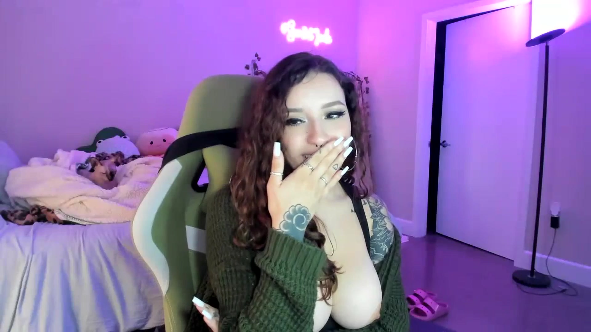 Gallery image thumbnail from GeminiJade69's myfreecams stream on, 07/16/2023, 07:36 image 6 of 20