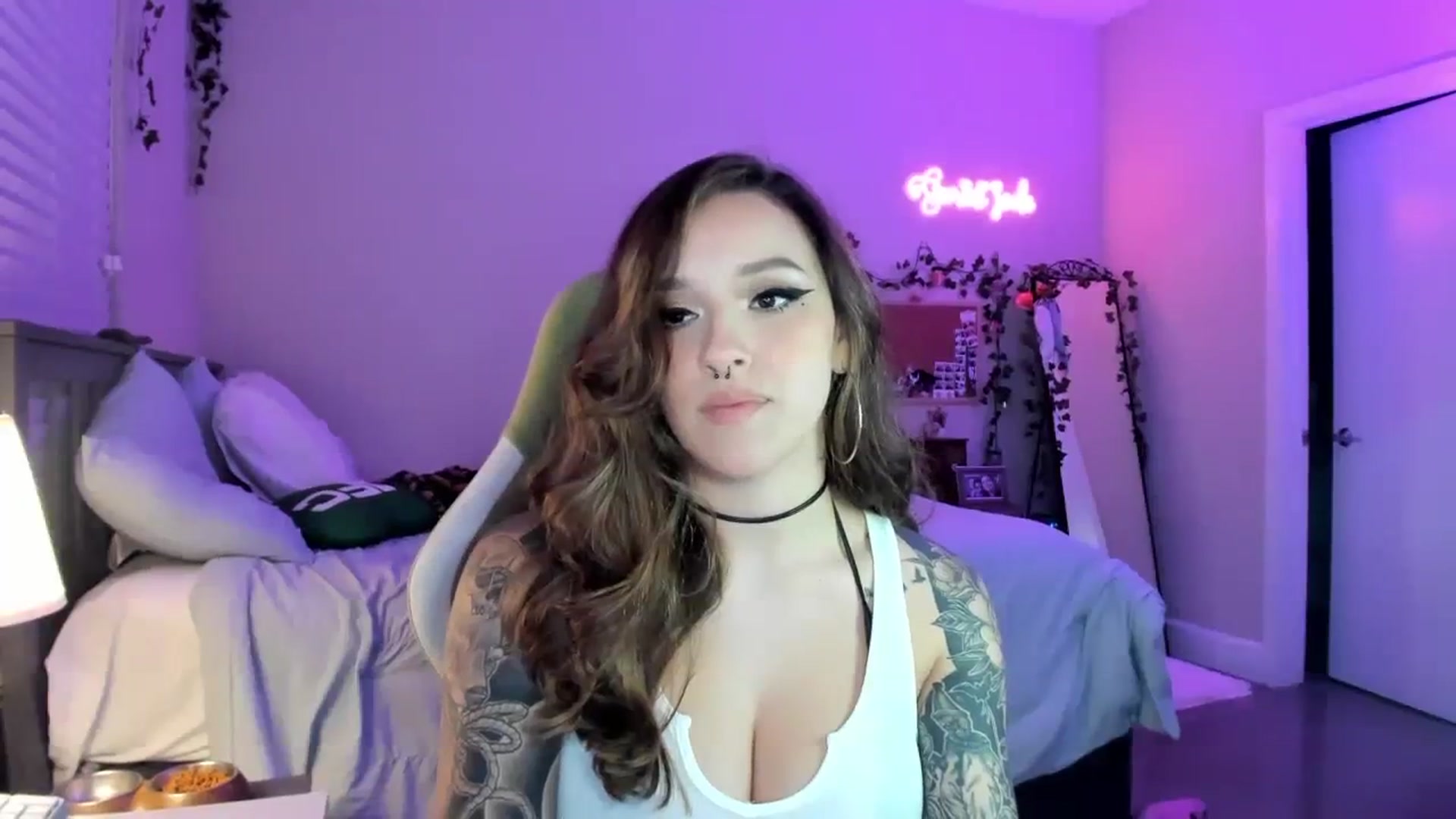Gallery image thumbnail from GeminiJade69's myfreecams stream on, 07/30/2023, 03:37 image 11 of 20