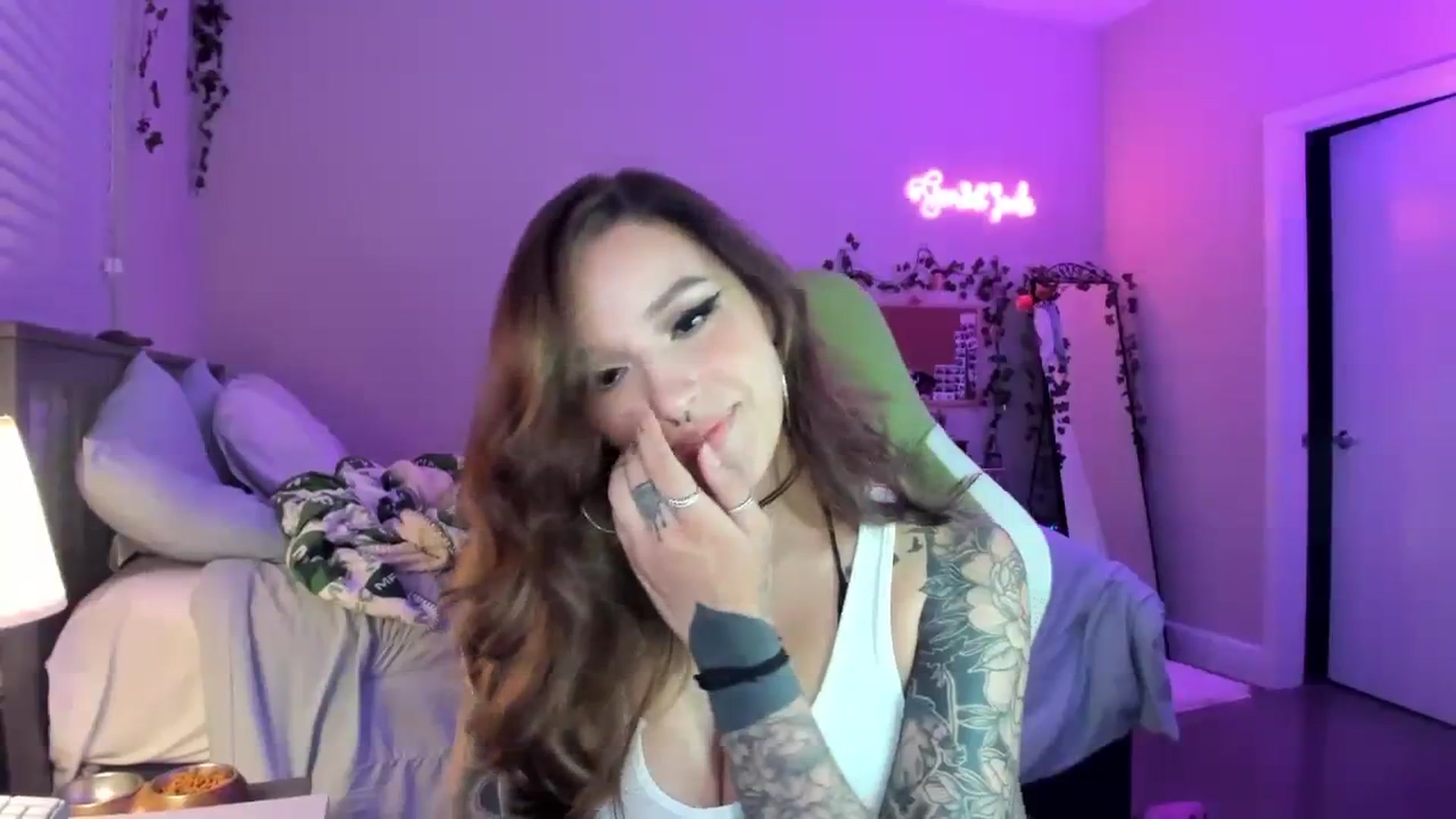 Gallery image thumbnail from GeminiJade69's myfreecams stream on, 07/30/2023, 03:37 image 7 of 20
