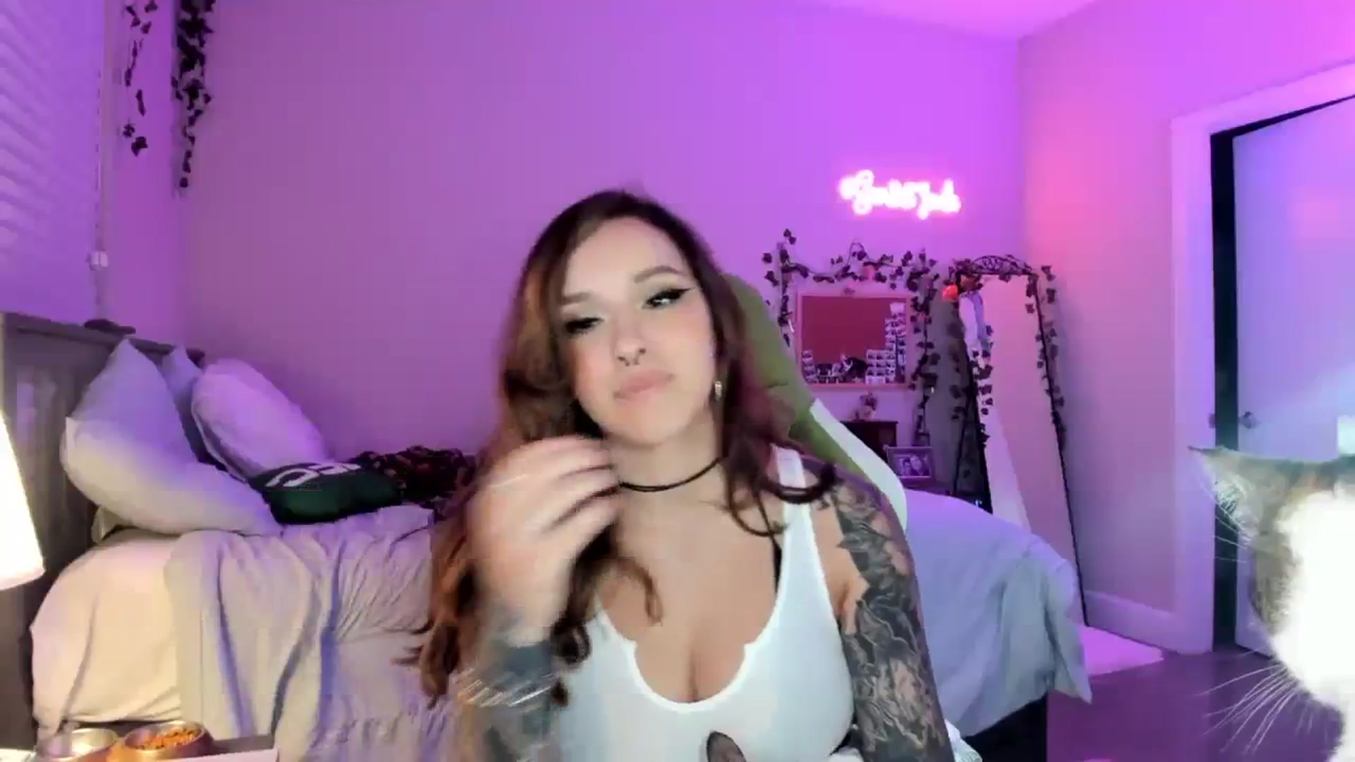 Gallery image thumbnail from GeminiJade69's myfreecams stream on, 07/30/2023, 05:18 image 10 of 20