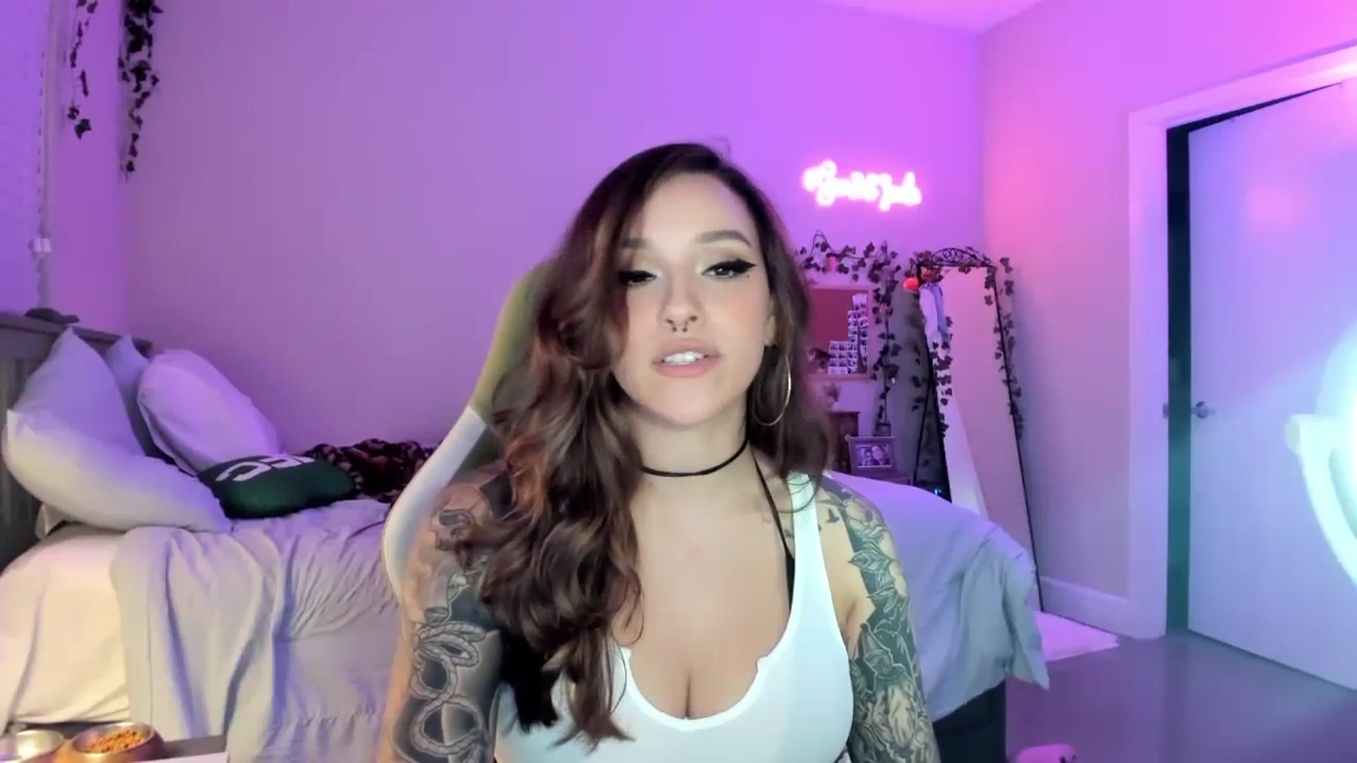 Gallery image thumbnail from GeminiJade69's myfreecams stream on, 07/30/2023, 05:18 image 5 of 20