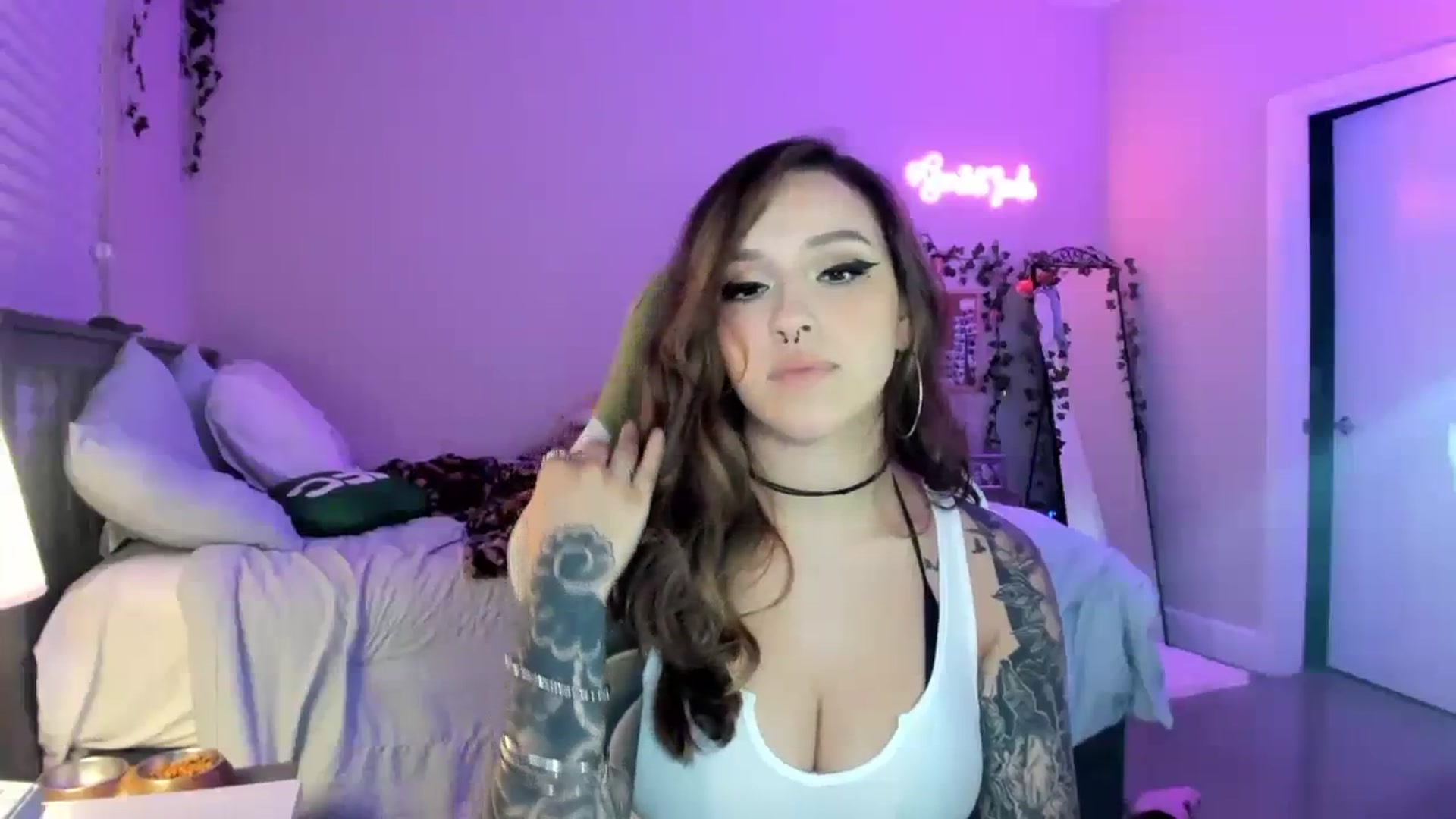 Gallery image thumbnail from GeminiJade69's myfreecams stream on, 07/30/2023, 05:18 image 12 of 20
