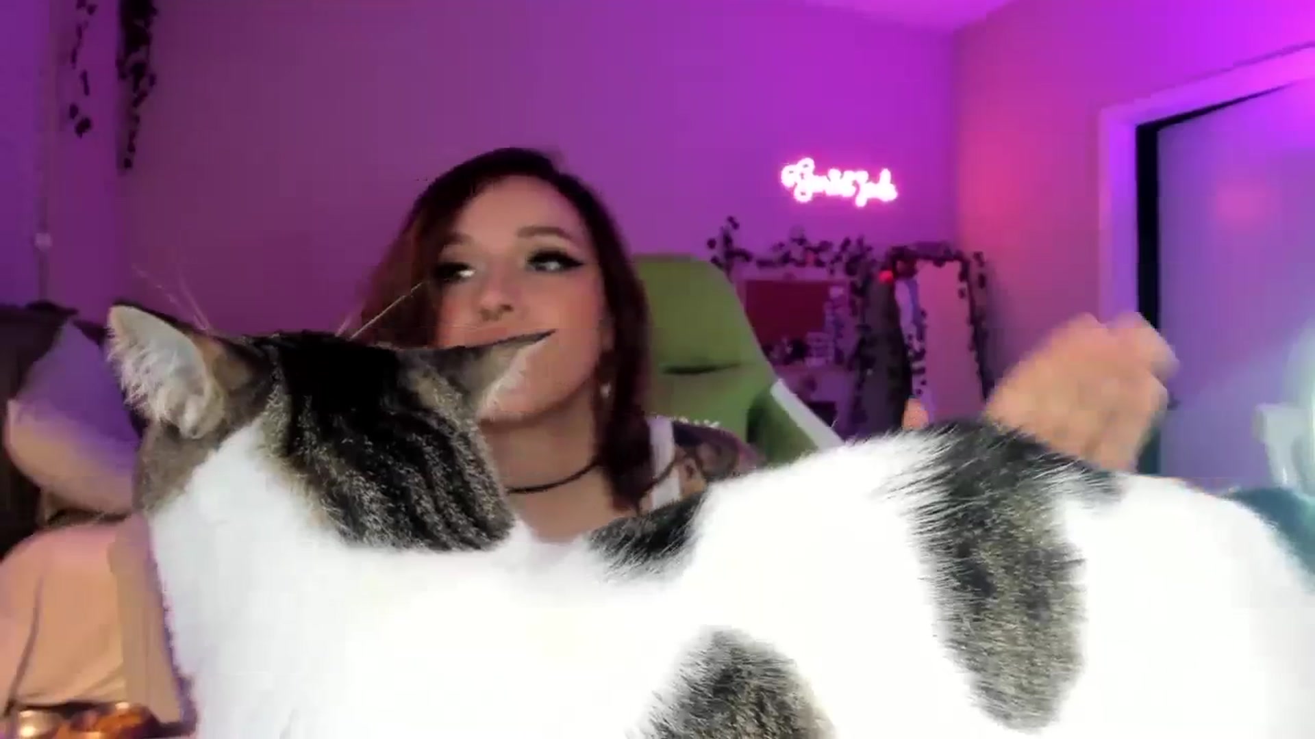 Gallery image thumbnail from GeminiJade69's myfreecams stream on, 07/30/2023, 05:18 image 9 of 20