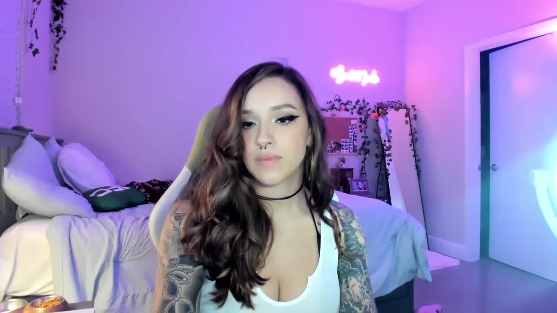 Gallery image thumbnail from GeminiJade69's myfreecams stream on, 07/30/2023, 05:18 image 8 of 20