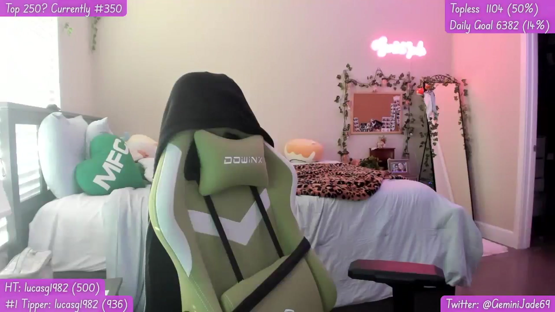 Gallery image thumbnail from GeminiJade69's myfreecams stream on, 08/08/2023, 02:19 image 2 of 20