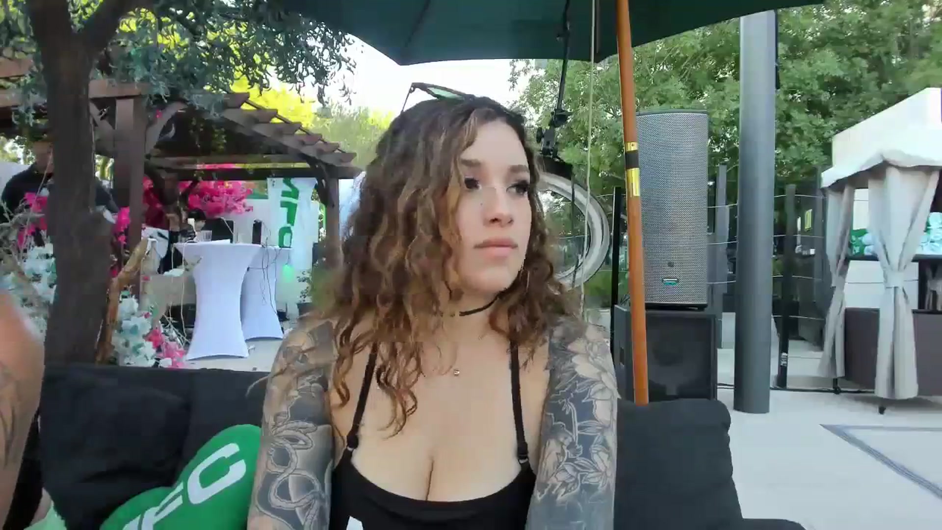Gallery image thumbnail from GeminiJade69's myfreecams stream on, 10/11/2023, 24:50 image 11 of 20