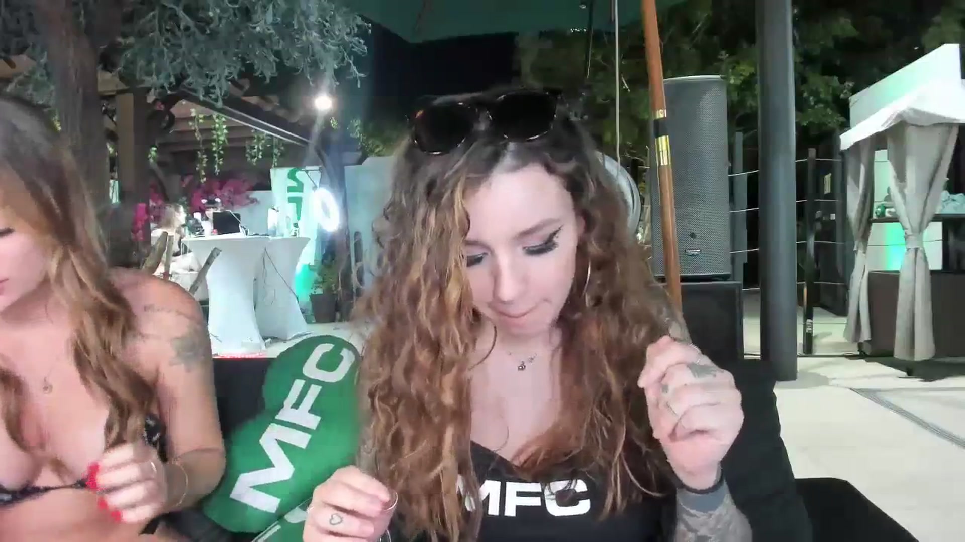 Gallery image thumbnail from GeminiJade69's myfreecams stream on, 10/11/2023, 03:35 image 16 of 20