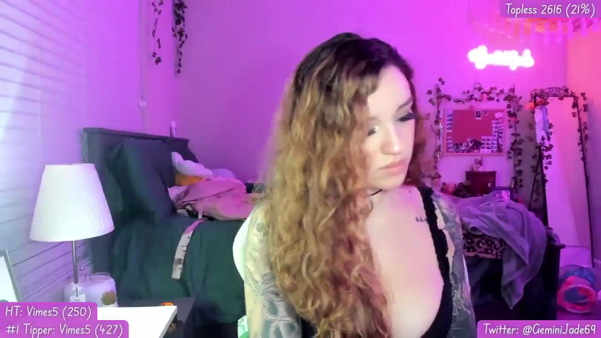 Gallery image thumbnail from GeminiJade69's myfreecams stream on, 10/25/2023, 05:35 image 14 of 20