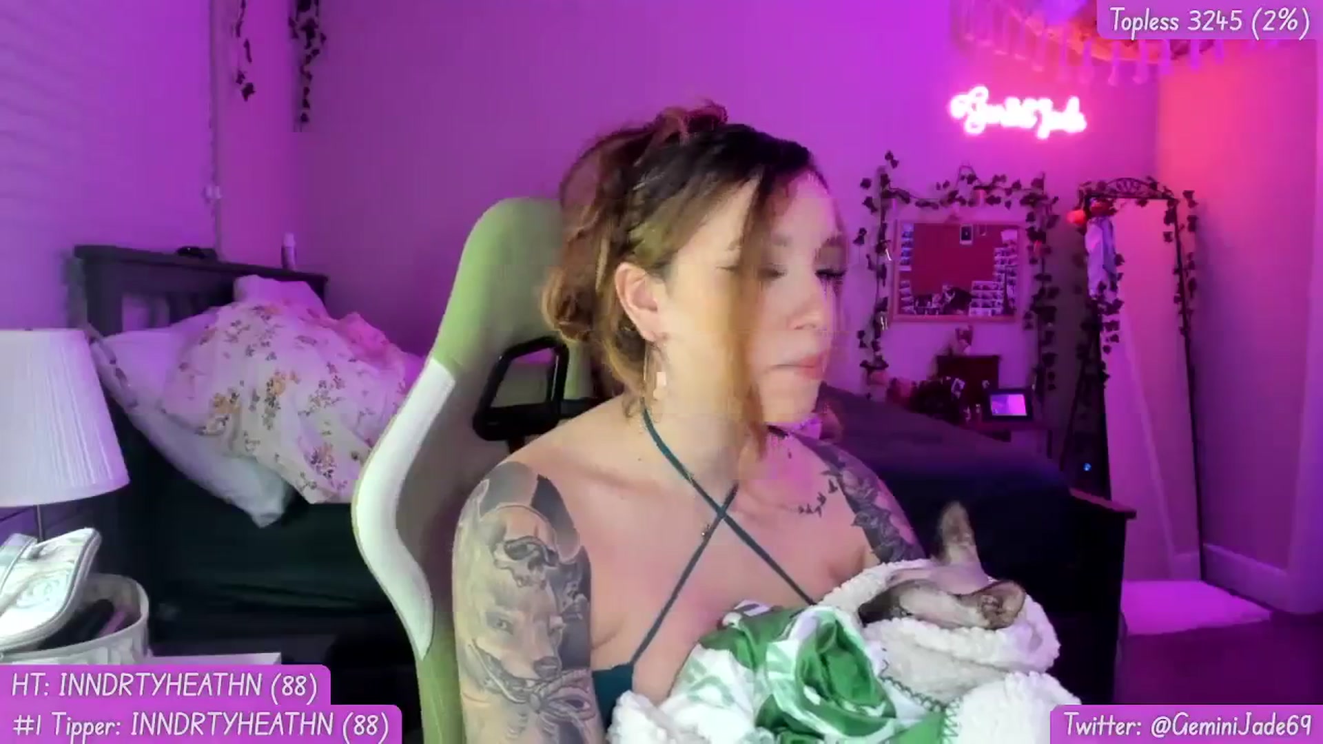 Gallery image thumbnail from GeminiJade69's myfreecams stream on, 11/10/2023, 06:22 image 4 of 20