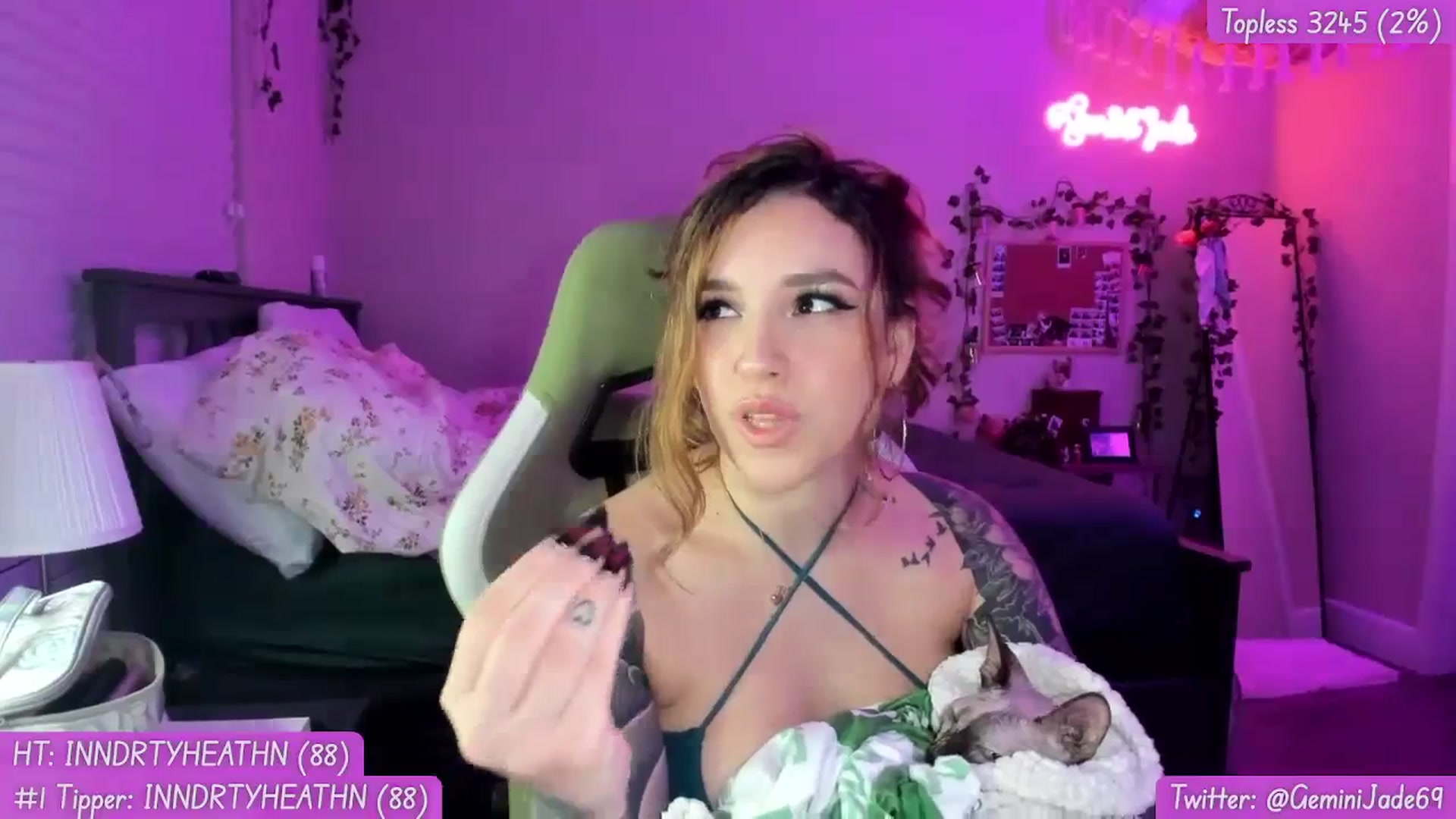 Gallery image thumbnail from GeminiJade69's myfreecams stream on, 11/10/2023, 06:22 image 20 of 20
