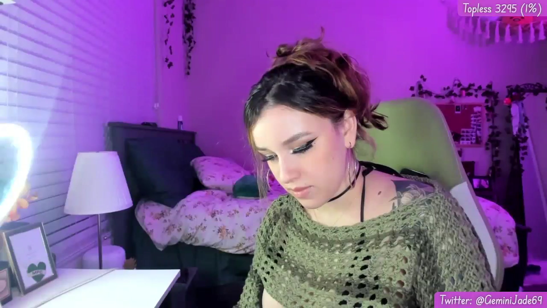 Gallery image thumbnail from GeminiJade69's myfreecams stream on, 11/16/2023, 06:44 image 17 of 20