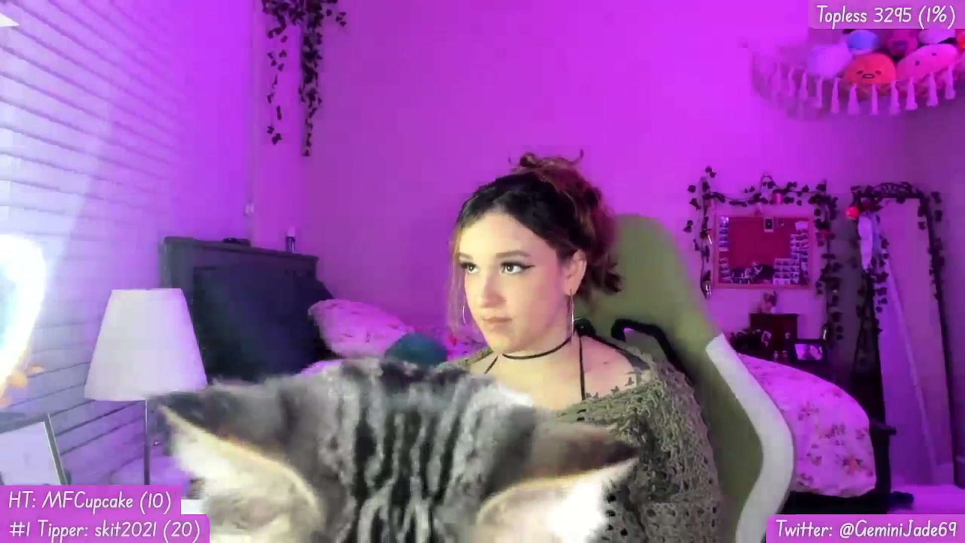 Gallery image thumbnail from GeminiJade69's myfreecams stream on, 11/16/2023, 06:44 image 6 of 20