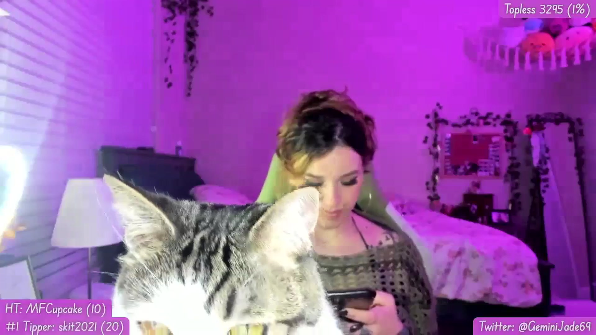 Gallery image thumbnail from GeminiJade69's myfreecams stream on, 11/16/2023, 06:44 image 5 of 20