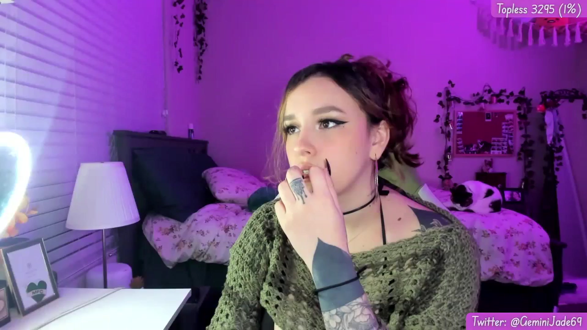 Gallery image thumbnail from GeminiJade69's myfreecams stream on, 11/16/2023, 06:44 image 14 of 20