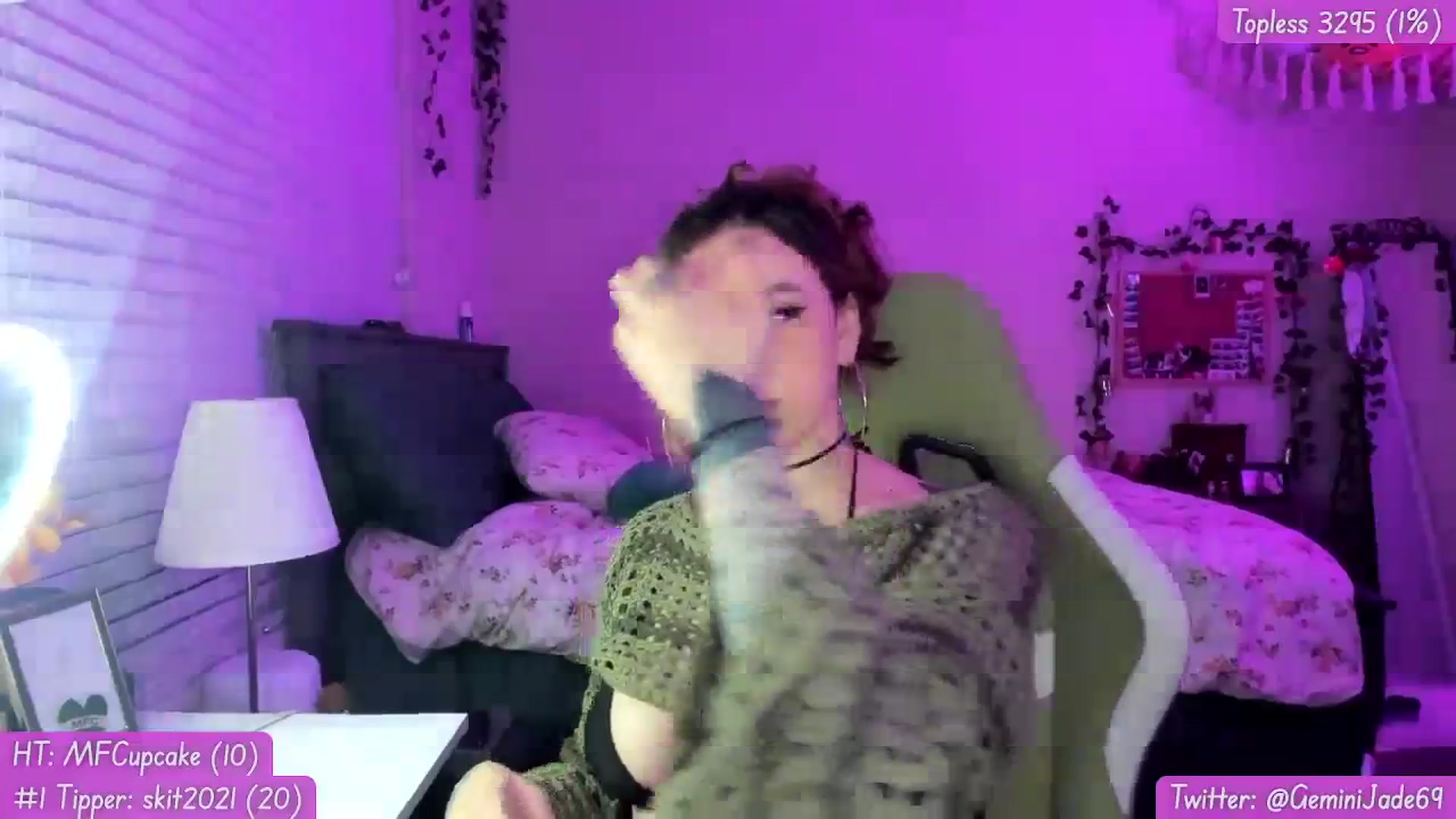 Gallery image thumbnail from GeminiJade69's myfreecams stream on, 11/16/2023, 06:44 image 8 of 20