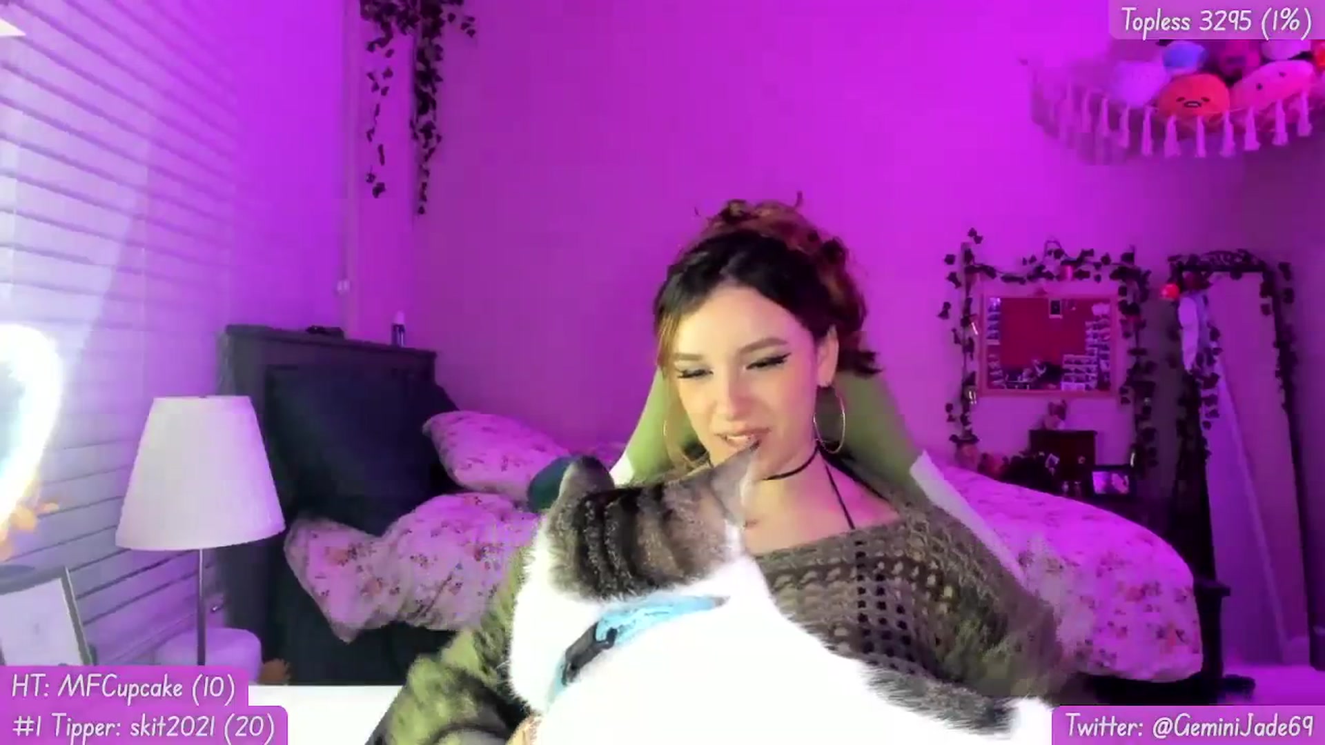 Gallery image thumbnail from GeminiJade69's myfreecams stream on, 11/16/2023, 06:44 image 2 of 20