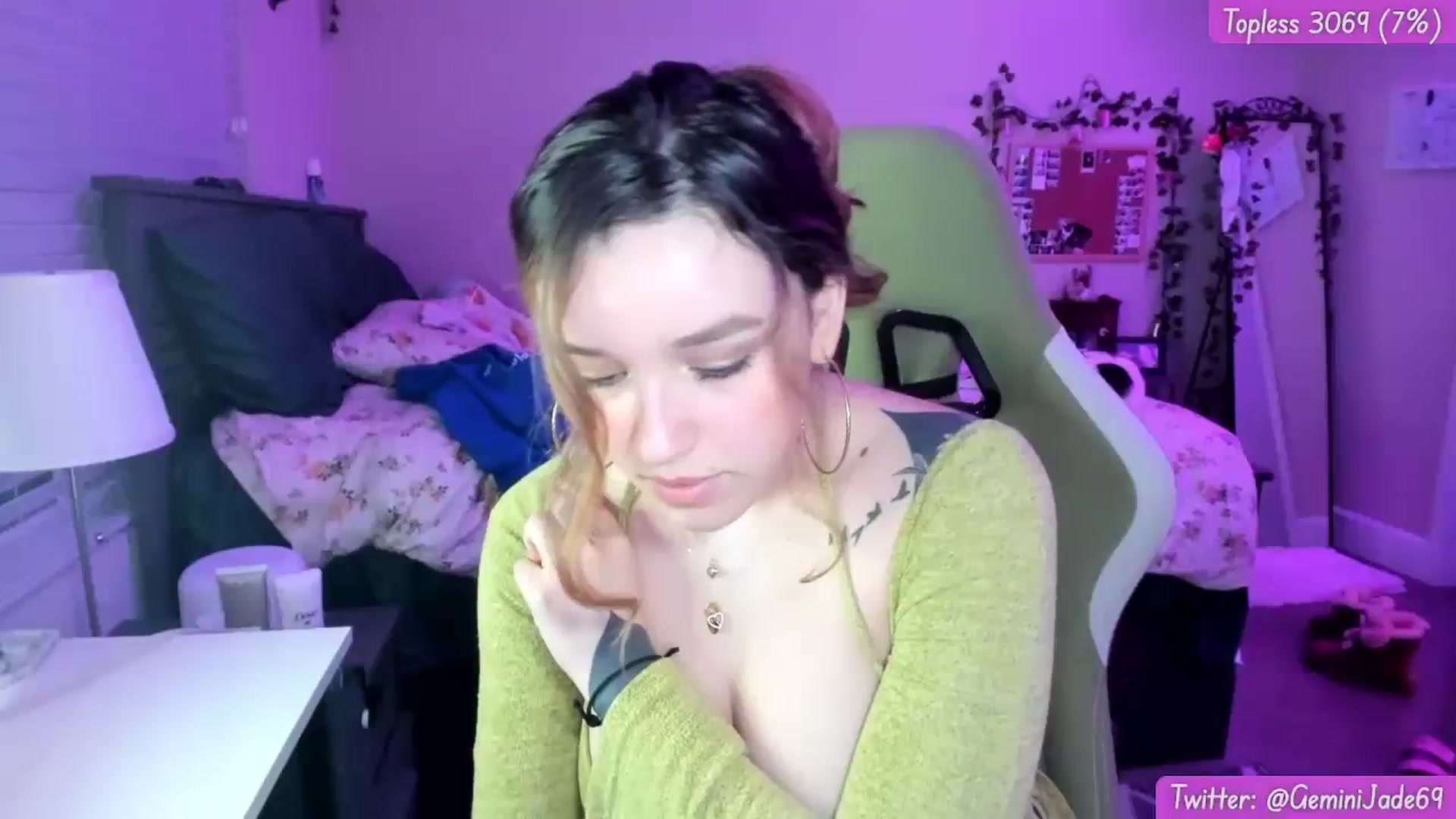 Gallery image thumbnail from GeminiJade69's myfreecams stream on, 12/19/2023, 08:28 image 1 of 20