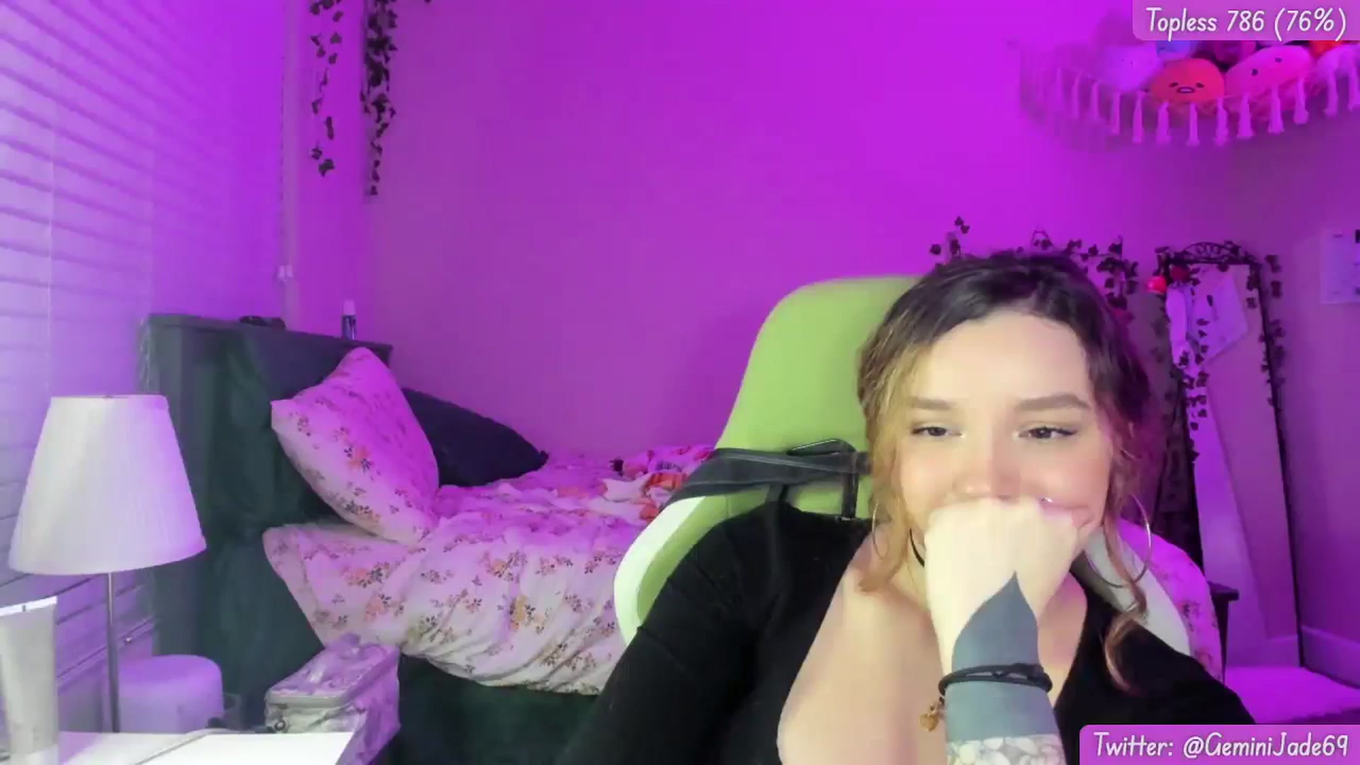 Gallery image thumbnail from GeminiJade69's myfreecams stream on, 12/28/2023, 07:41 image 12 of 20