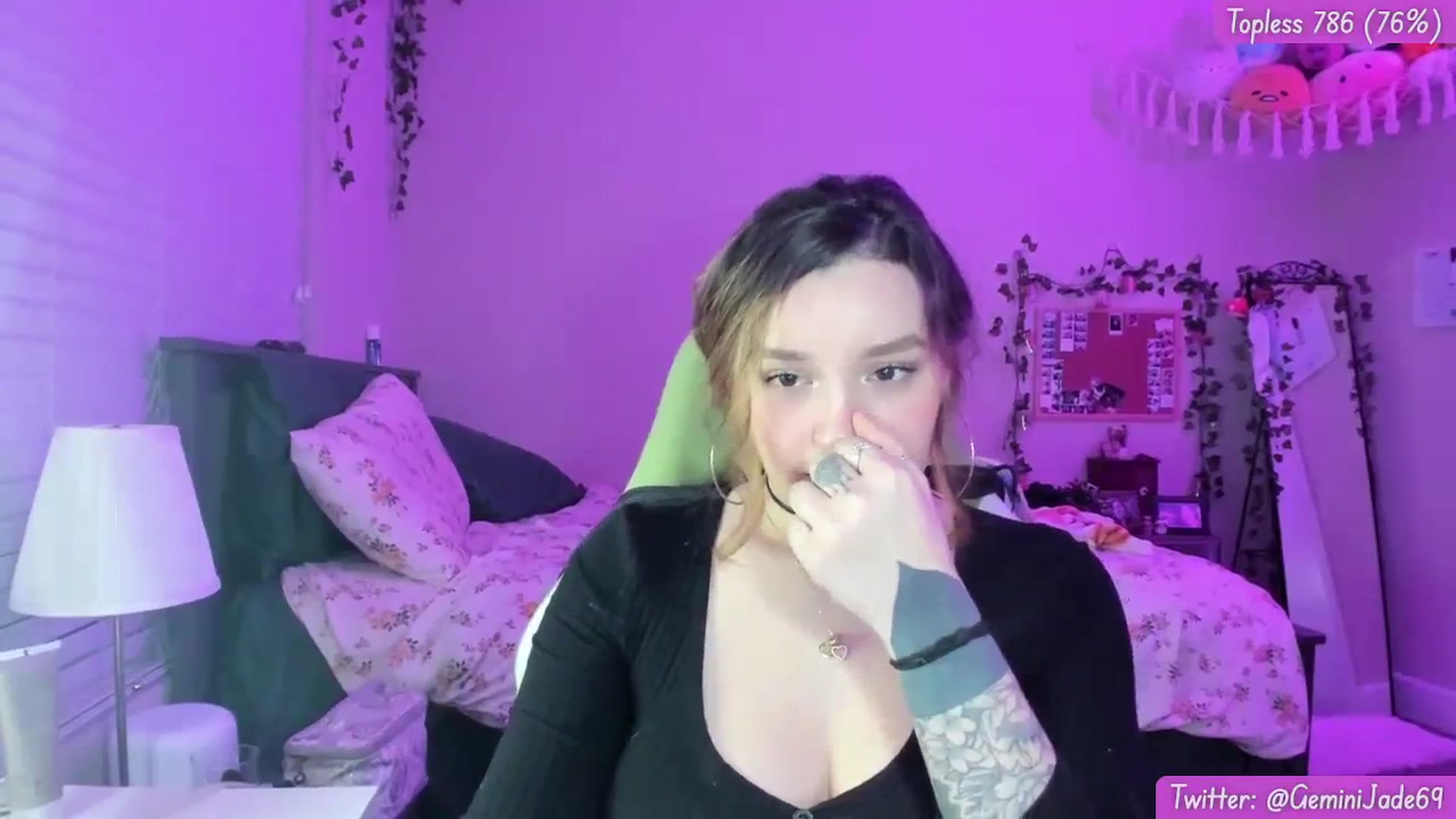 Gallery image thumbnail from GeminiJade69's myfreecams stream on, 12/28/2023, 07:41 image 17 of 20