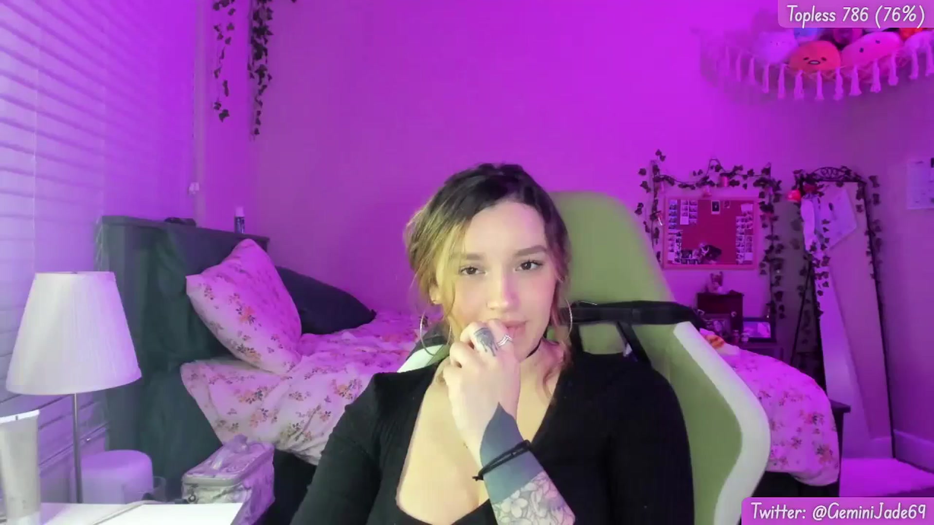 Gallery image thumbnail from GeminiJade69's myfreecams stream on, 12/28/2023, 07:41 image 11 of 20