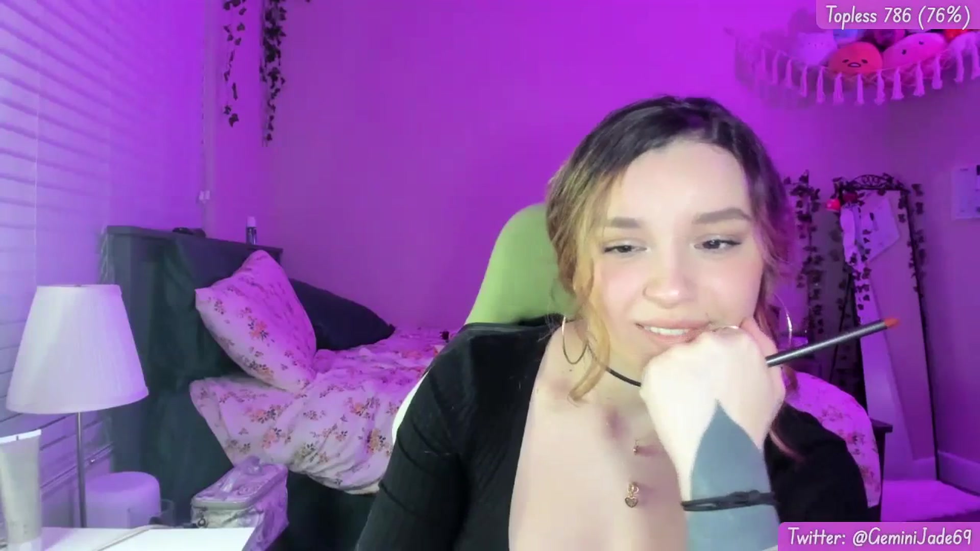 Gallery image thumbnail from GeminiJade69's myfreecams stream on, 12/28/2023, 07:41 image 15 of 20