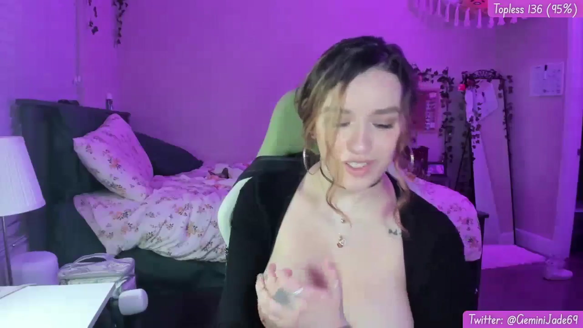 Gallery image thumbnail from GeminiJade69's myfreecams stream on, 12/28/2023, 10:23 image 17 of 20