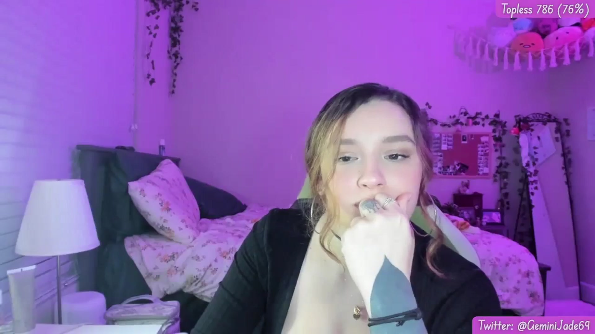 Gallery image thumbnail from GeminiJade69's myfreecams stream on, 12/28/2023, 10:23 image 4 of 20