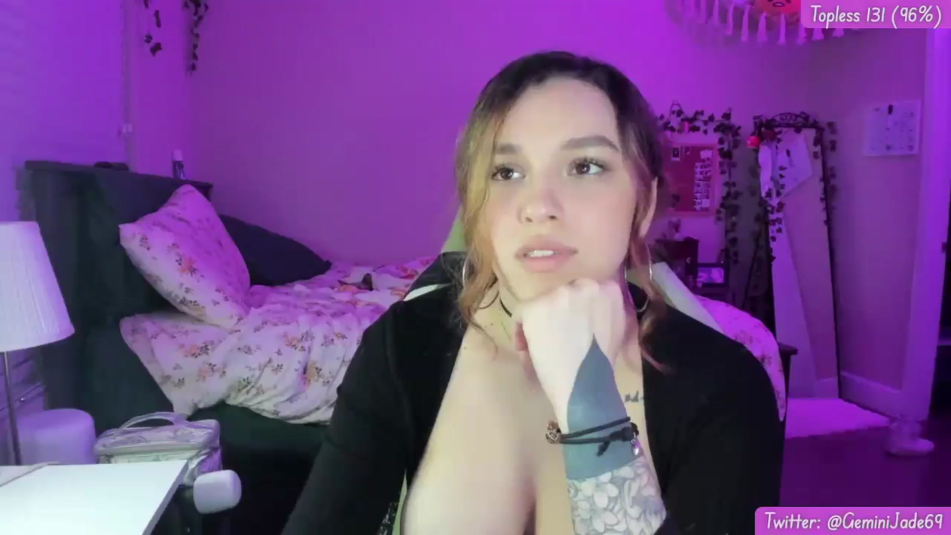 Gallery image thumbnail from GeminiJade69's myfreecams stream on, 12/28/2023, 10:23 image 18 of 20