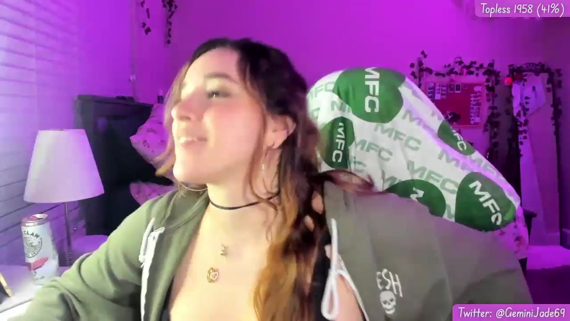 Gallery image thumbnail from GeminiJade69's myfreecams stream on, 12/29/2023, 10:49 image 15 of 20