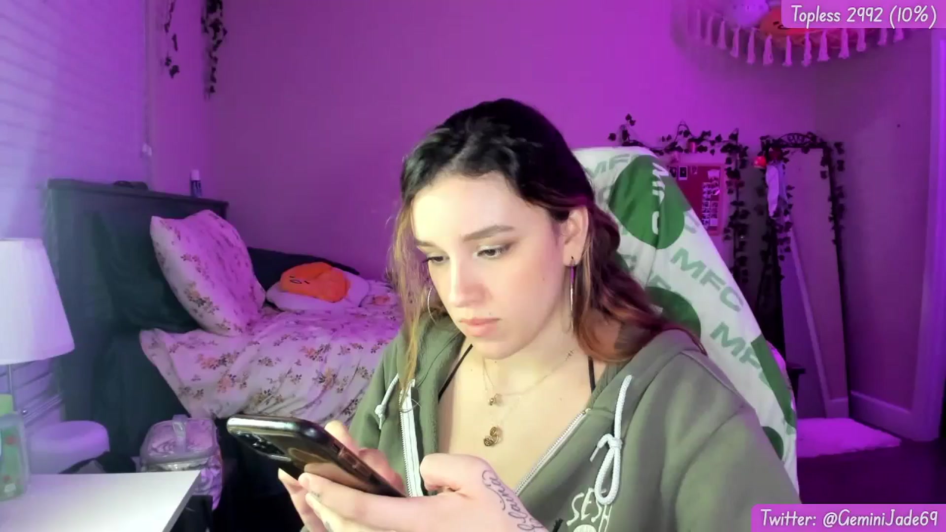 Gallery image thumbnail from GeminiJade69's myfreecams stream on, 01/05/2024, 07:30 image 1 of 20