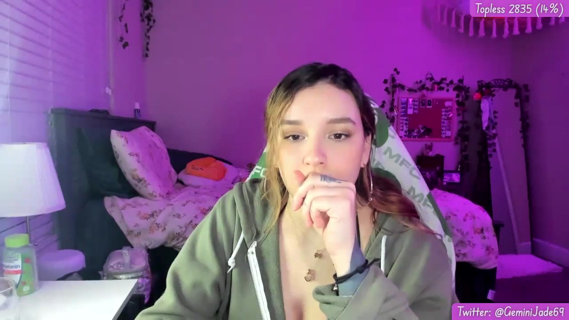 Gallery image thumbnail from GeminiJade69's myfreecams stream on, 01/05/2024, 07:30 image 8 of 20