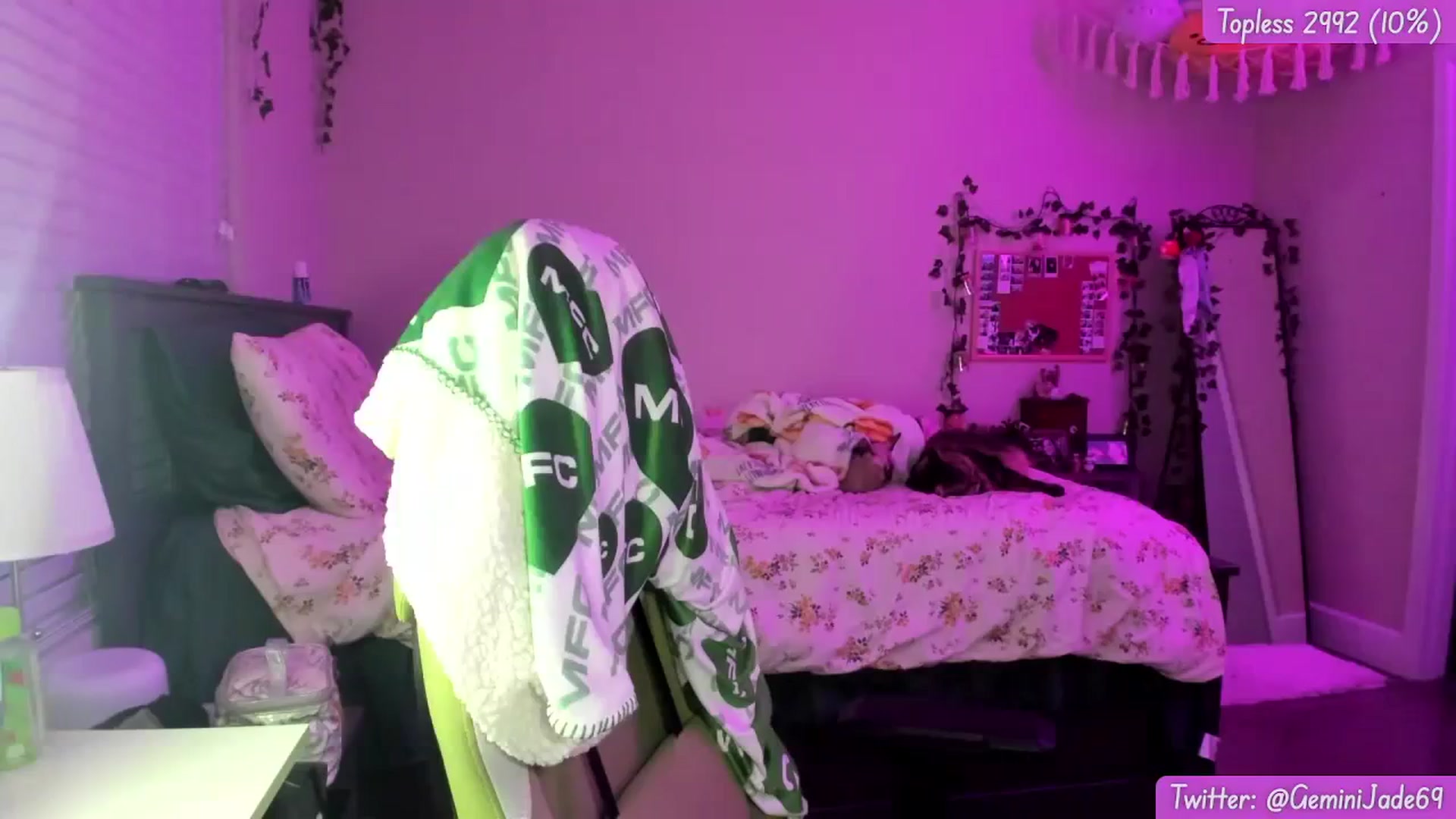 Gallery image thumbnail from GeminiJade69's myfreecams stream on, 01/05/2024, 07:30 image 5 of 20