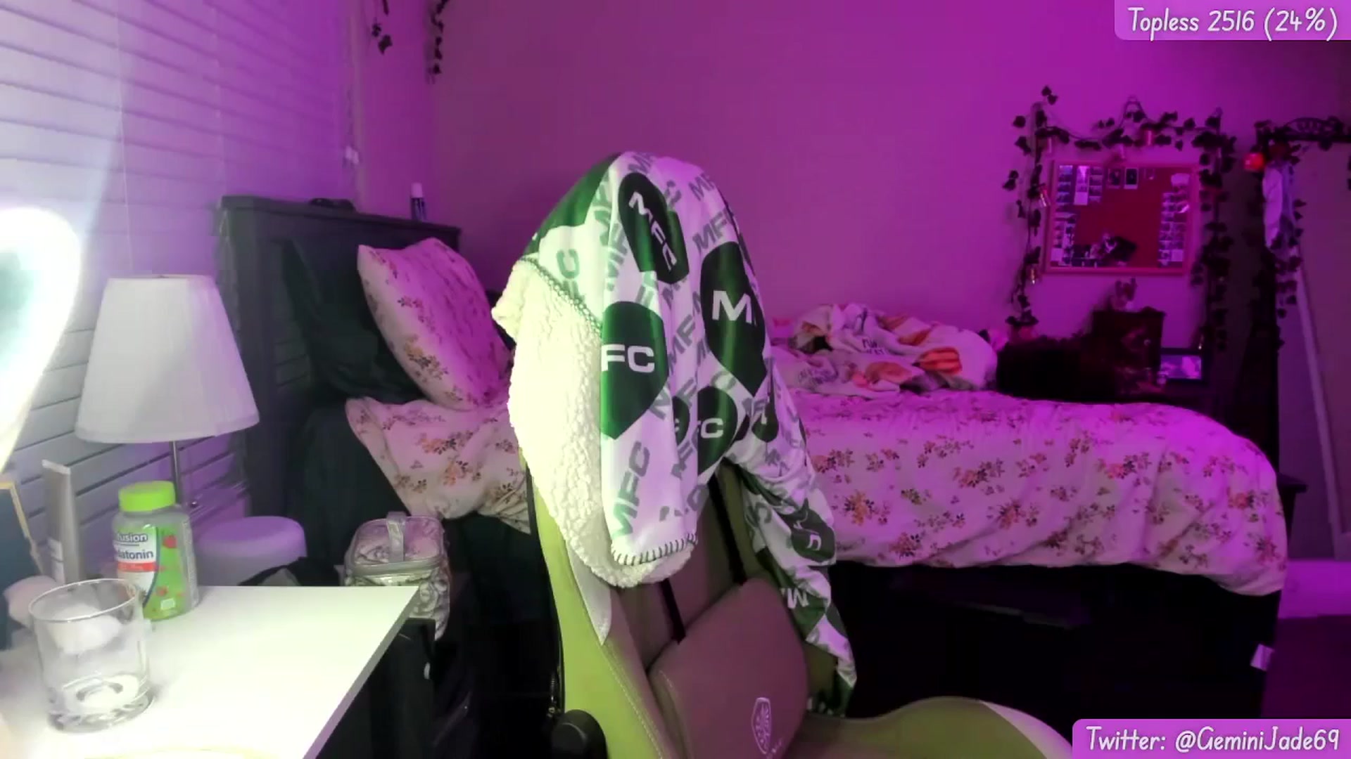 Gallery image thumbnail from GeminiJade69's myfreecams stream on, 01/05/2024, 07:30 image 11 of 20