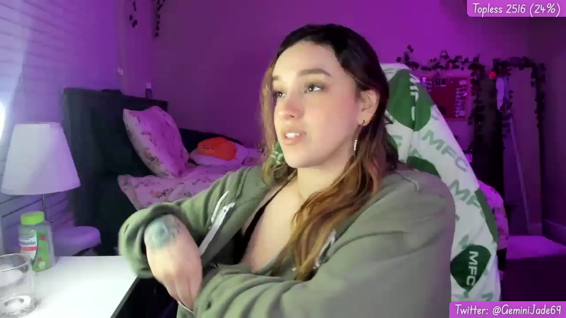 Gallery image thumbnail from GeminiJade69's myfreecams stream on, 01/05/2024, 07:30 image 12 of 20