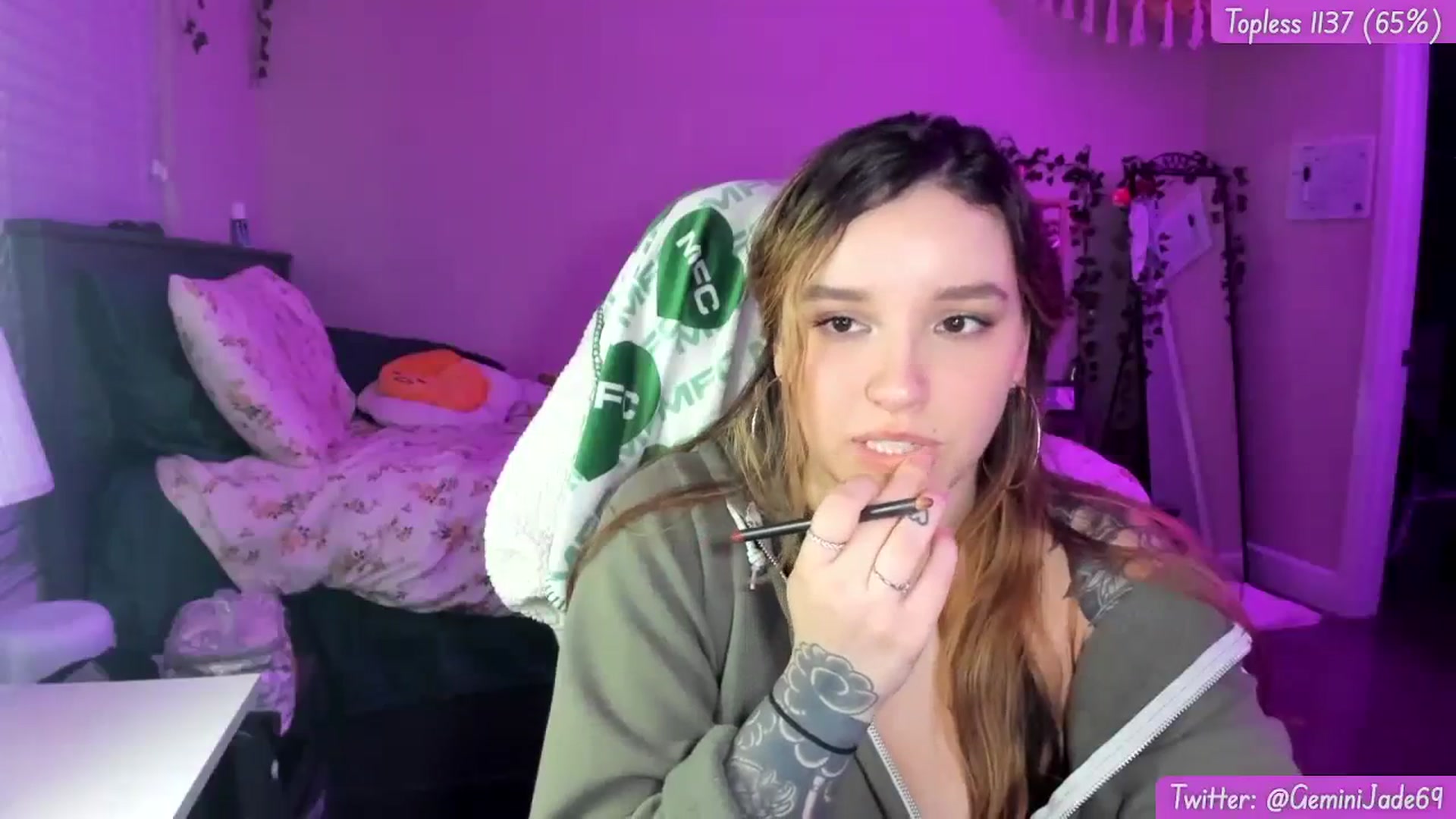 Gallery image thumbnail from GeminiJade69's myfreecams stream on, 01/05/2024, 08:56 image 6 of 20