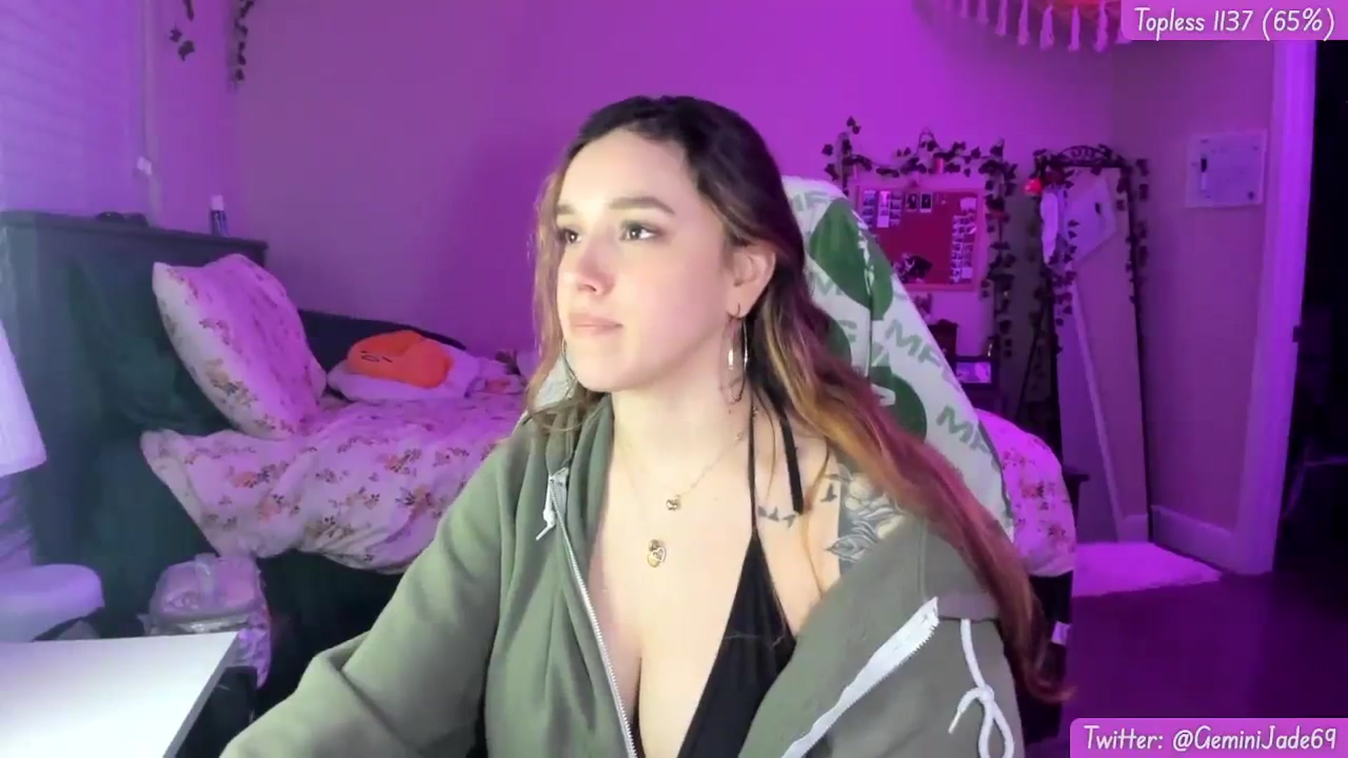 Gallery image thumbnail from GeminiJade69's myfreecams stream on, 01/05/2024, 08:56 image 3 of 20