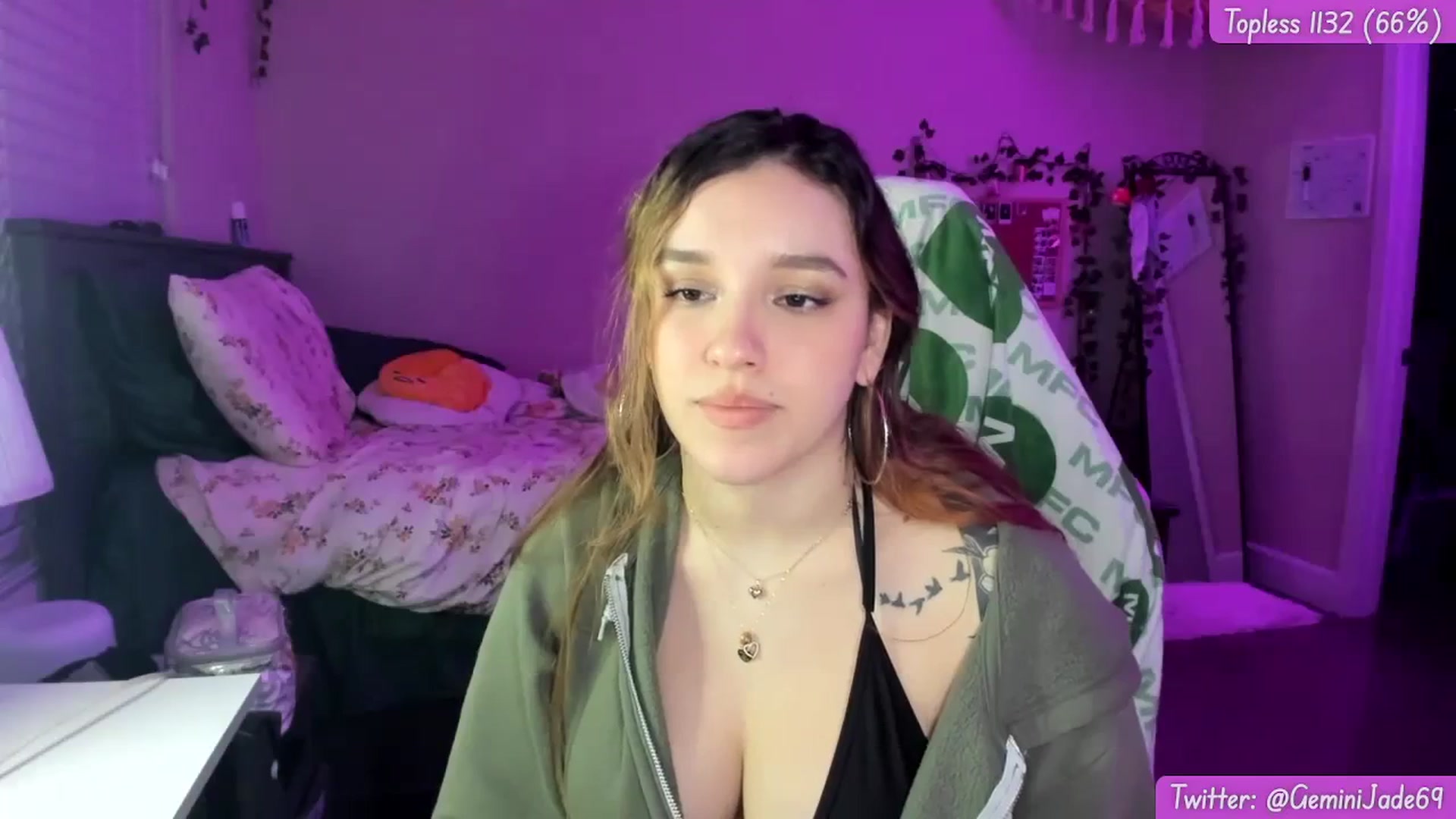 Gallery image thumbnail from GeminiJade69's myfreecams stream on, 01/05/2024, 08:56 image 8 of 20