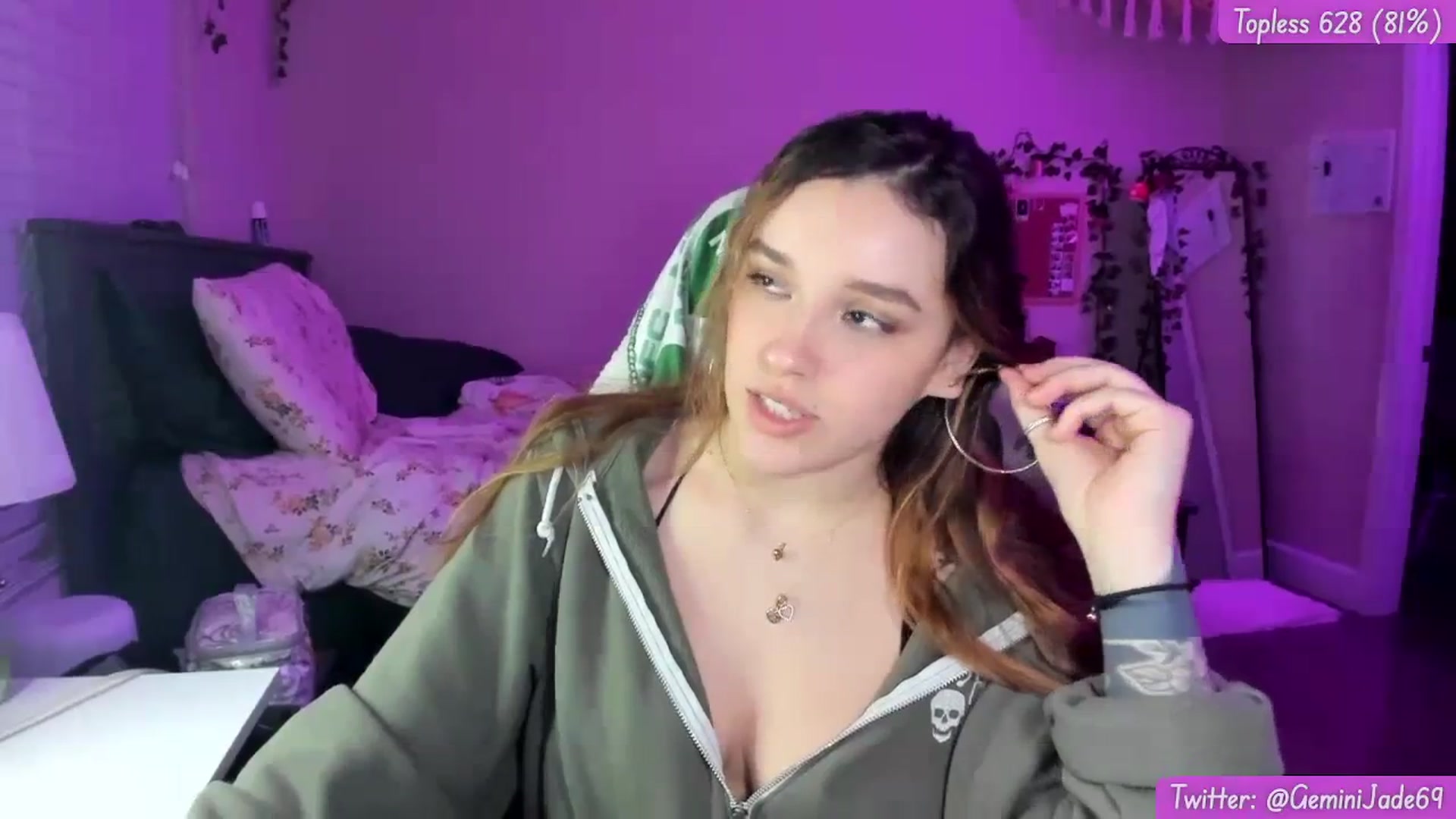 Gallery image thumbnail from GeminiJade69's myfreecams stream on, 01/05/2024, 09:21 image 5 of 20