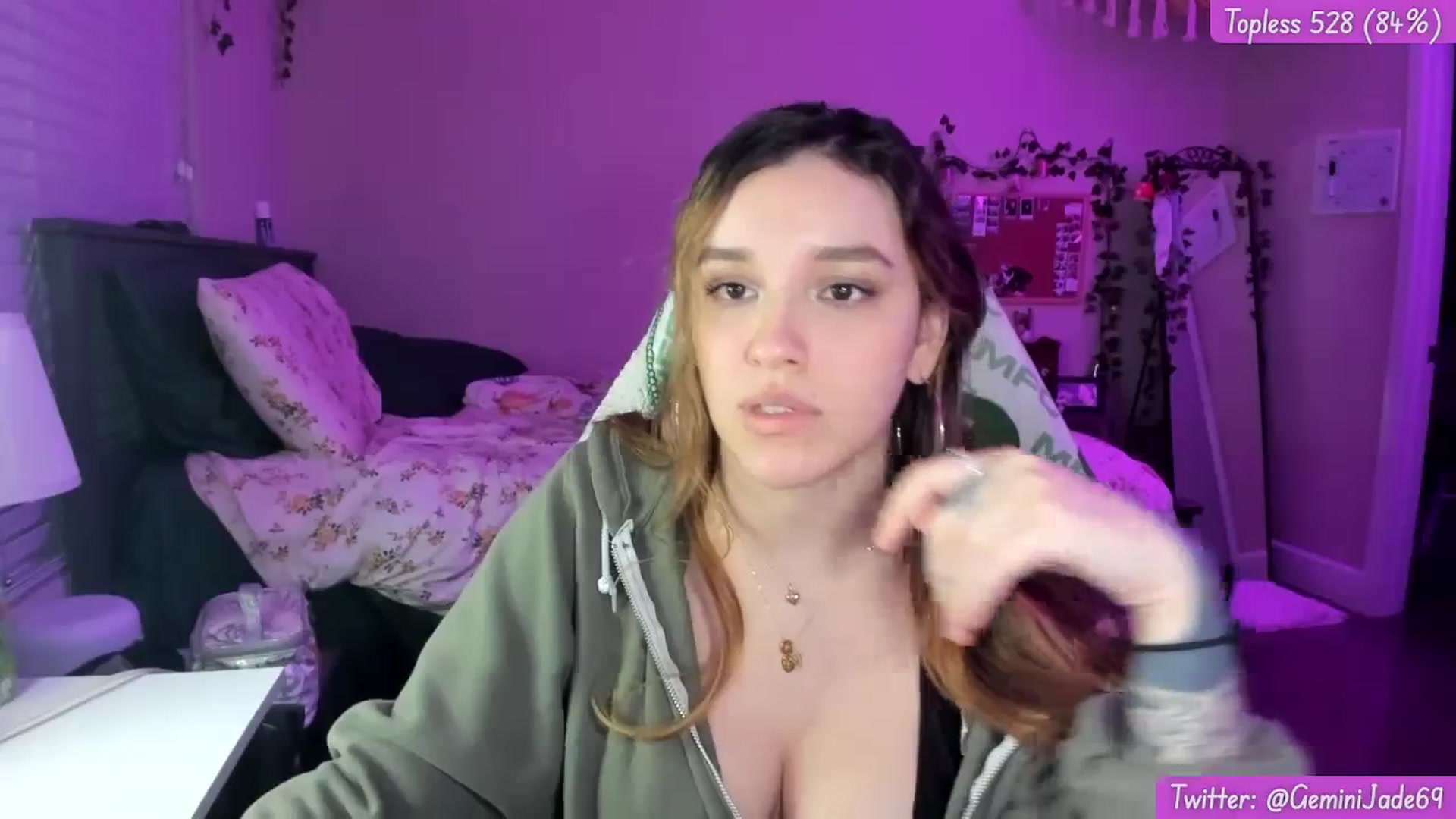 Gallery image thumbnail from GeminiJade69's myfreecams stream on, 01/05/2024, 09:21 image 13 of 20