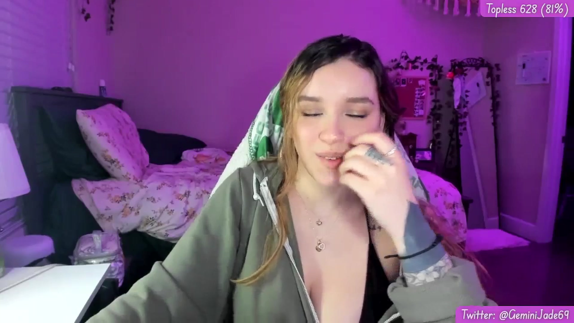 Gallery image thumbnail from GeminiJade69's myfreecams stream on, 01/05/2024, 09:21 image 10 of 20