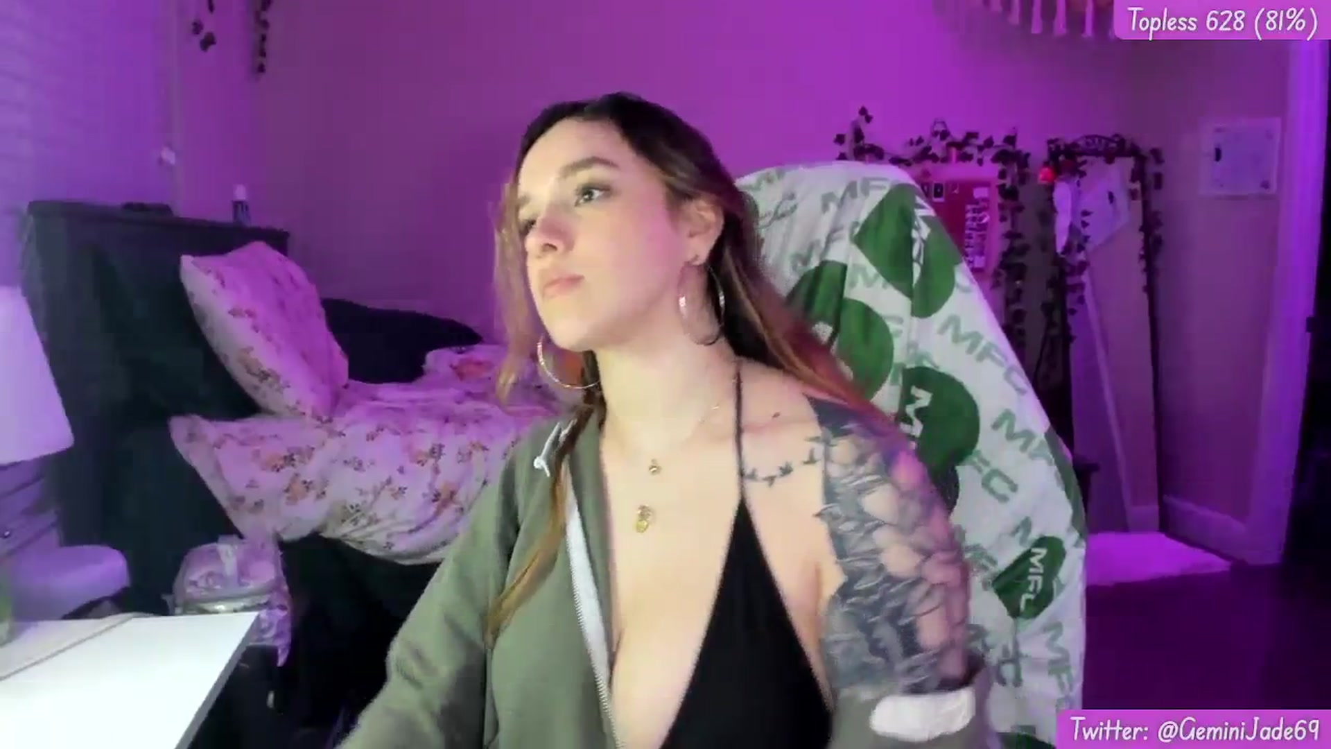 Gallery image thumbnail from GeminiJade69's myfreecams stream on, 01/05/2024, 09:21 image 11 of 20