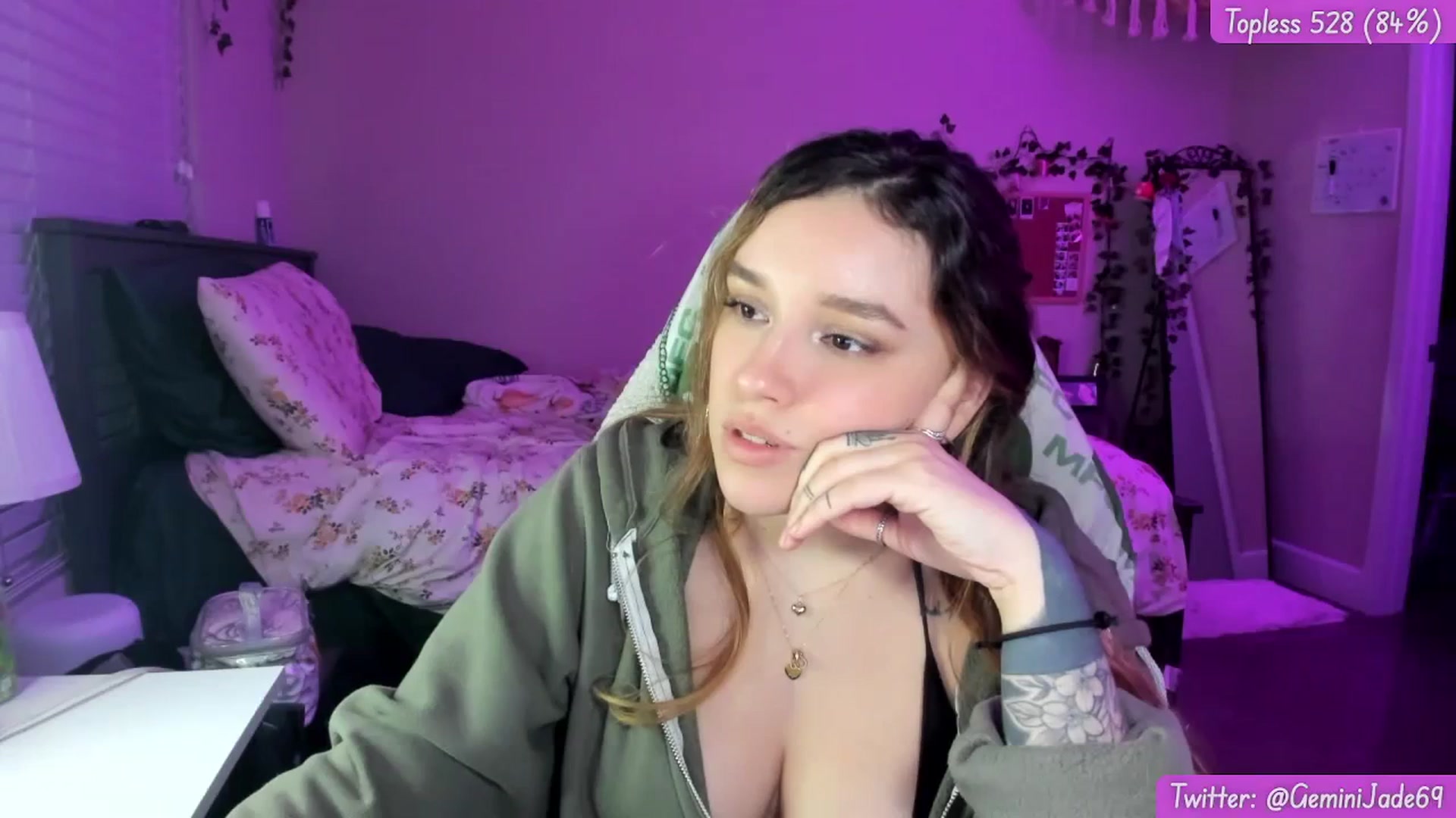 Gallery image thumbnail from GeminiJade69's myfreecams stream on, 01/05/2024, 09:21 image 12 of 20