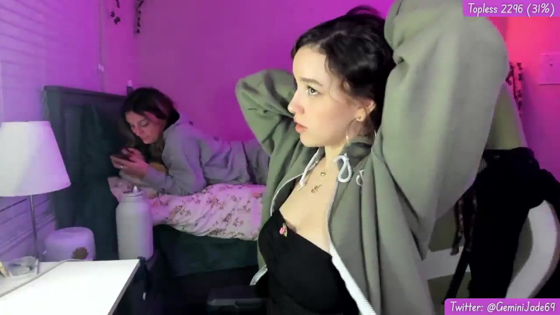 Gallery image thumbnail from GeminiJade69's myfreecams stream on, 01/10/2024, 09:39 image 16 of 20