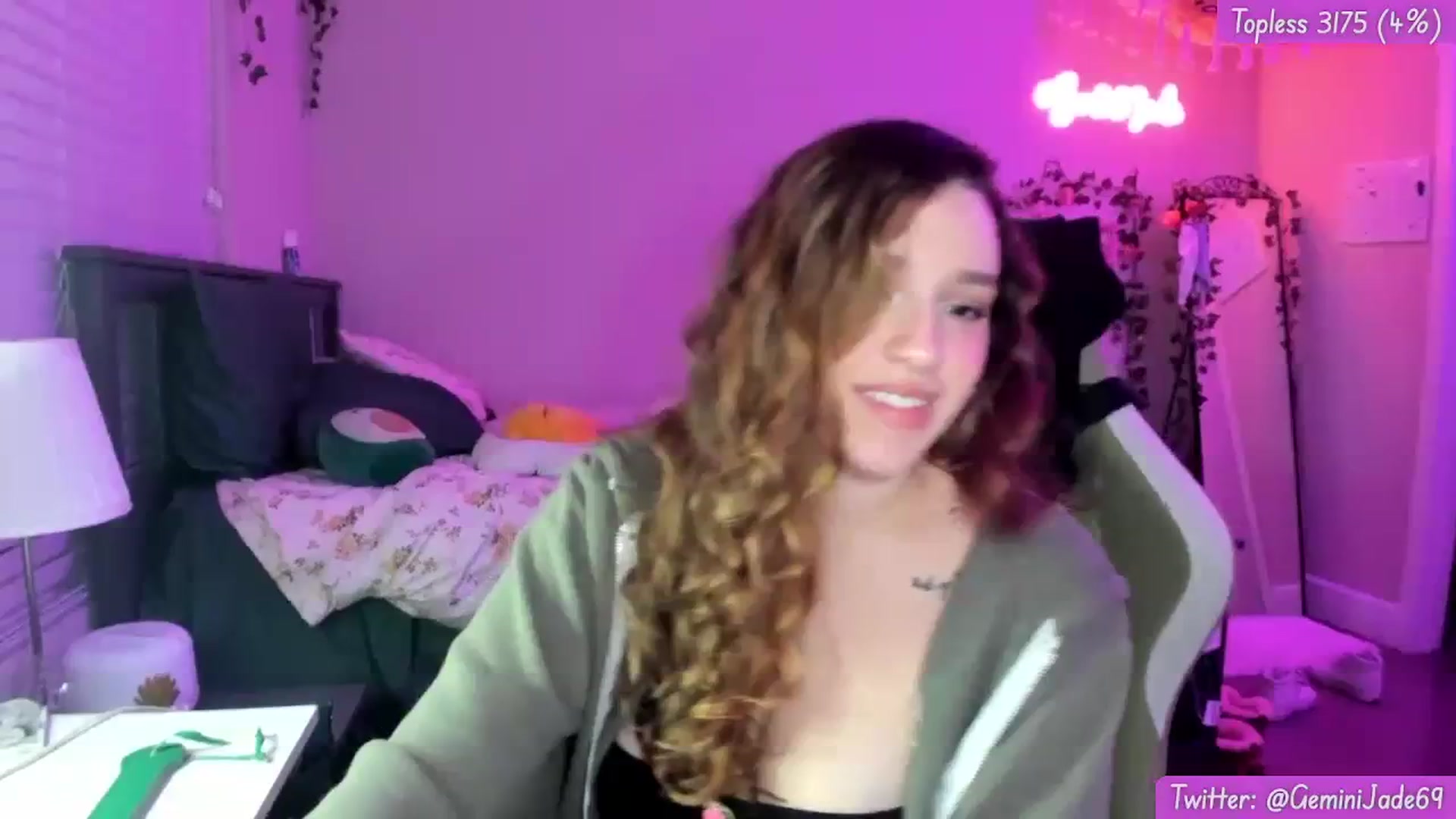 Gallery image thumbnail from GeminiJade69's myfreecams stream on, 01/10/2024, 09:39 image 1 of 20