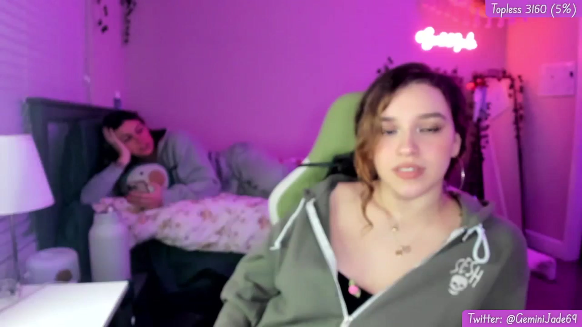 Gallery image thumbnail from GeminiJade69's myfreecams stream on, 01/10/2024, 09:39 image 7 of 20