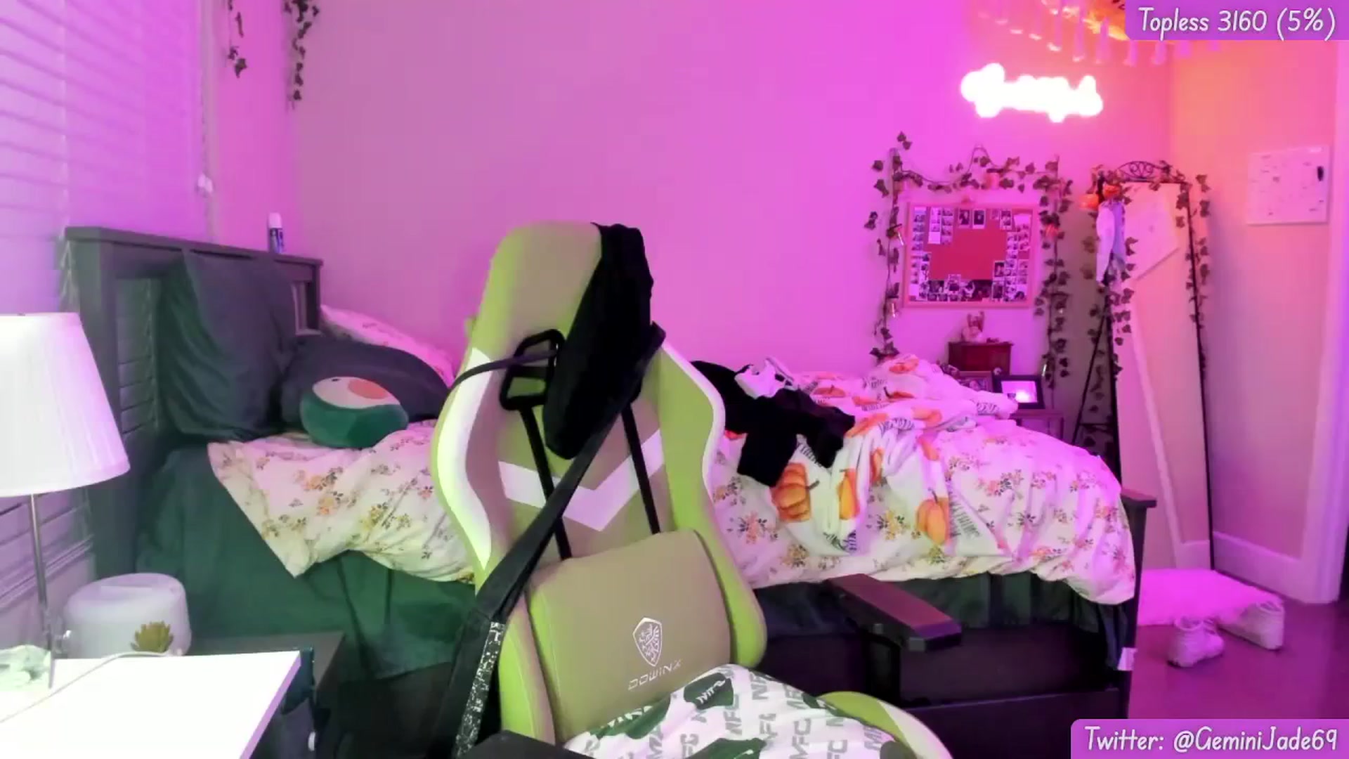 Gallery image thumbnail from GeminiJade69's myfreecams stream on, 01/10/2024, 09:39 image 4 of 20