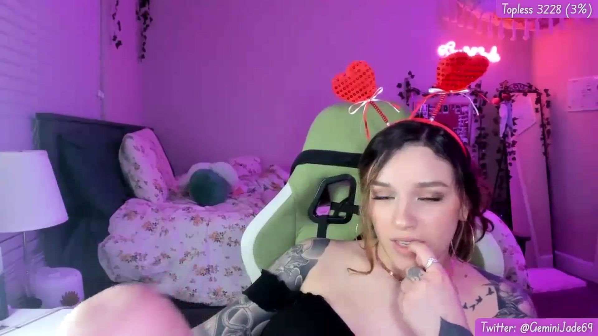 Gallery image thumbnail from GeminiJade69's myfreecams stream on, 02/09/2024, 07:30 image 7 of 20